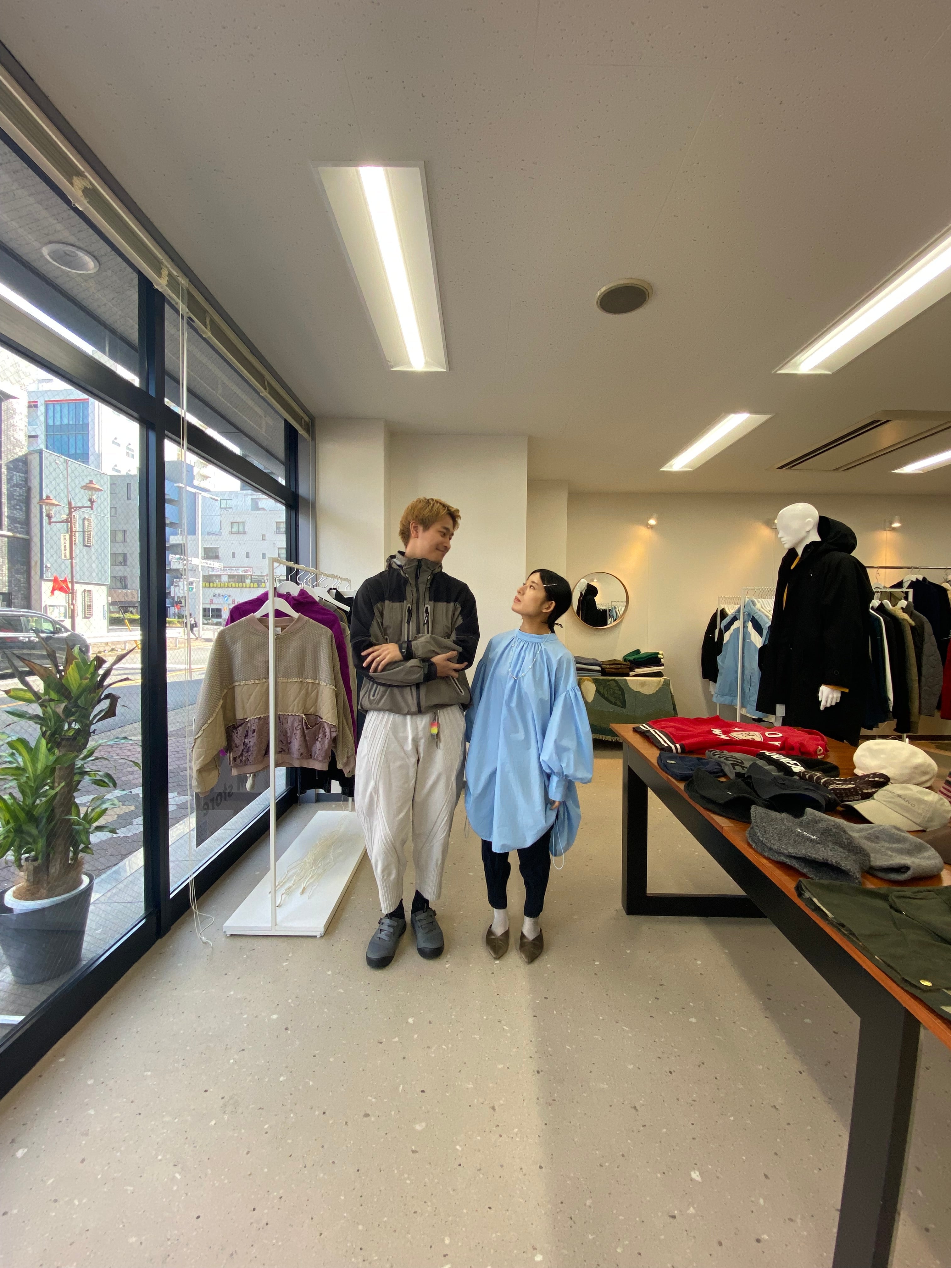 夫婦で始めた古着屋の話。街の大きなクローゼットになる。