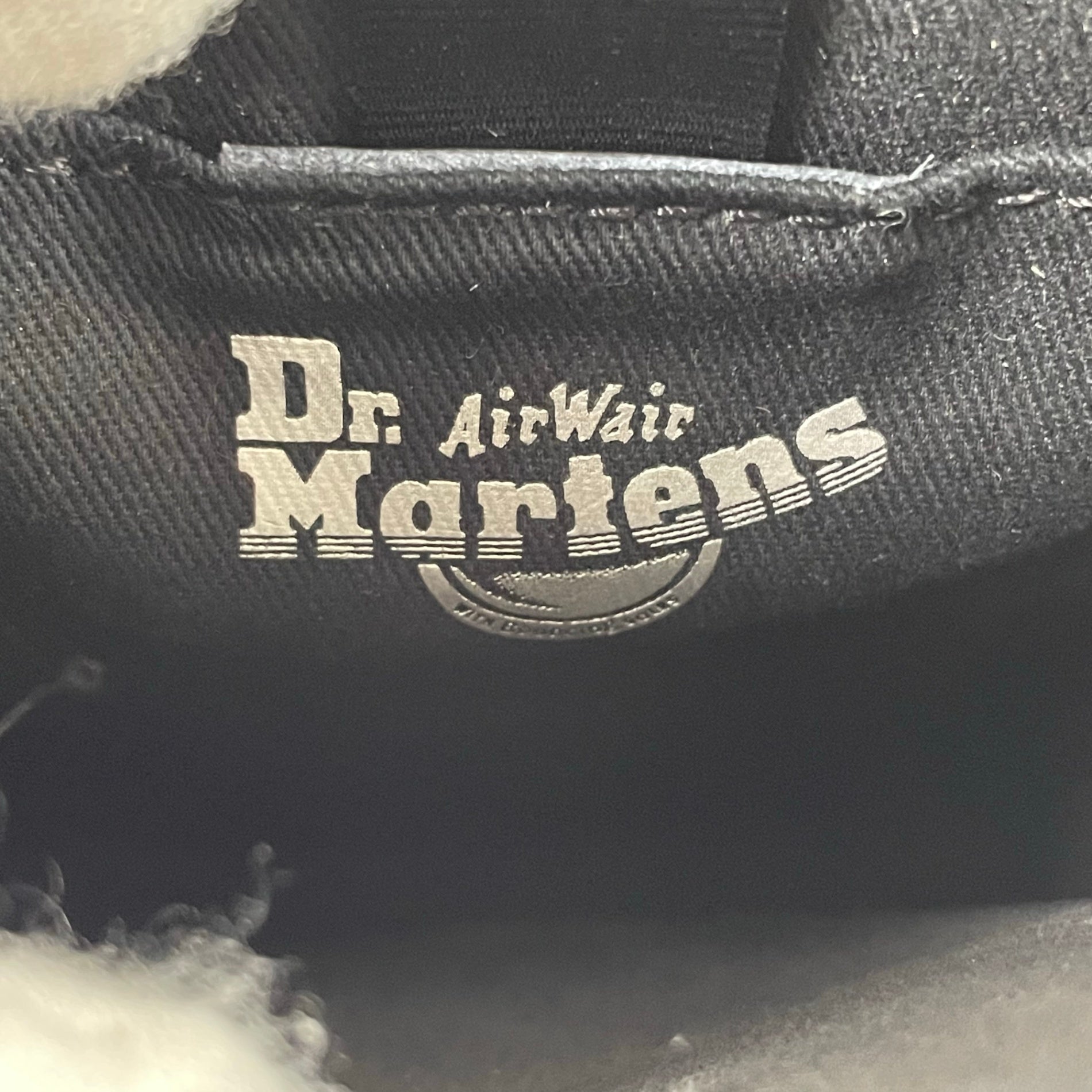 Dr.Martens / リポーターバッグ 参考定価：16,000+tax
