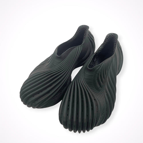 ALIVEFORM / ARMIS LOW ブラック 参考定価：54,200+tax SIZE：41