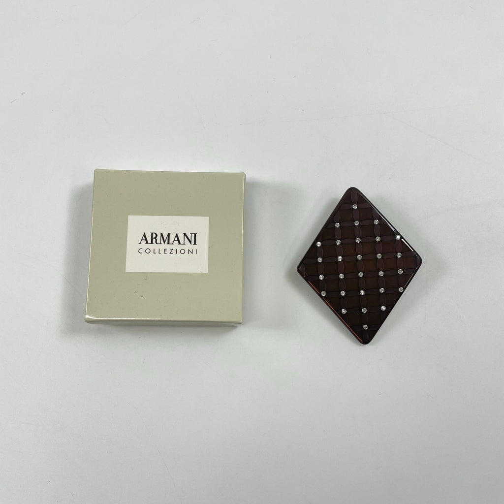 GIORGIO ARMANI / ダイヤ型クリスタルブローチ 参考定価：60,000程度