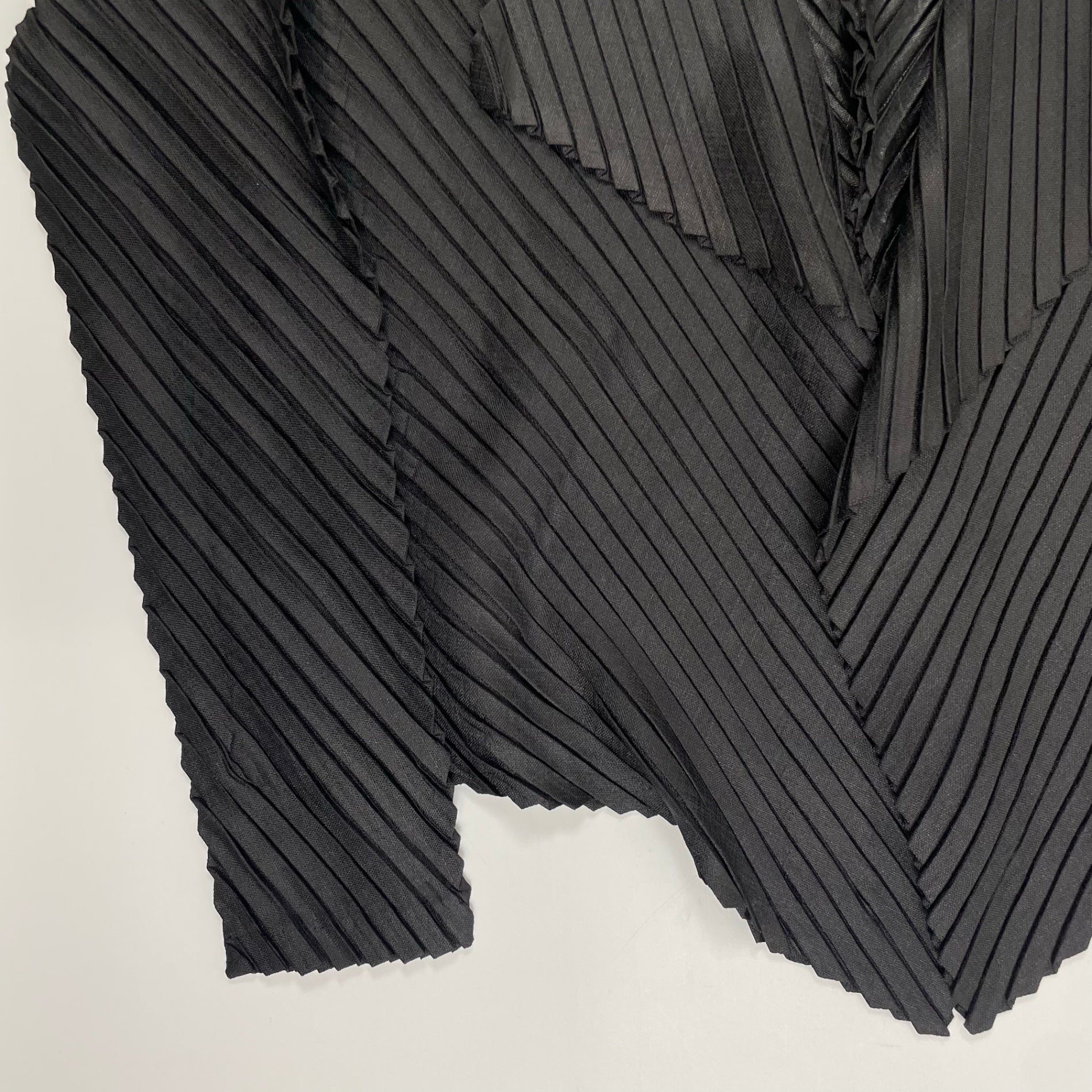 ISSEY MIYAKE イッセイミヤケ / ダイアゴナルプリーツジャケット ブラック IM23FO192 SIZE:2