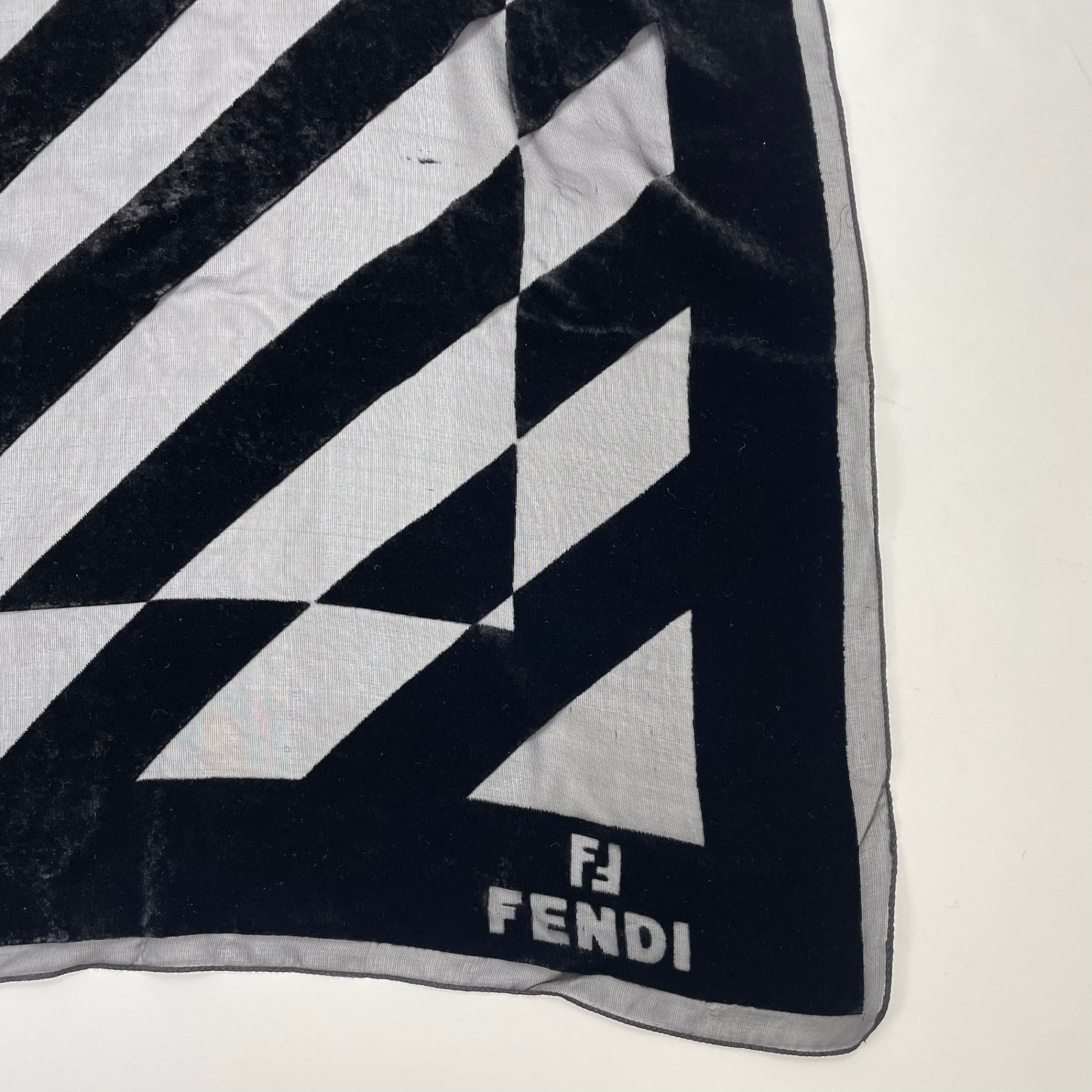 FENDI フェンディ / ヴィンテージシルクMIXシアースカーフ SIZE:95cm×95cm