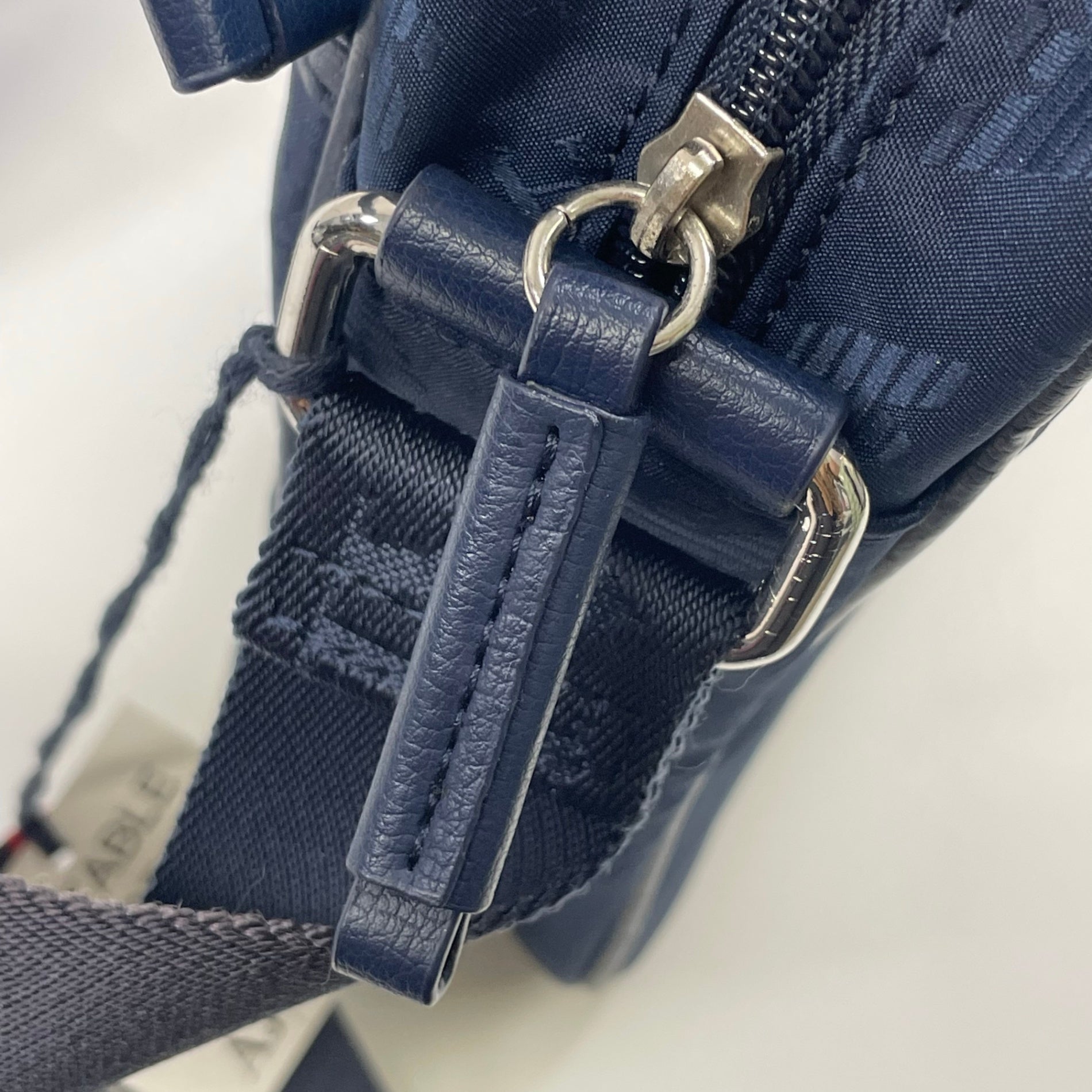 ARMANI JEANS アルマーニジーンズ / ショルダーバッグ 参考定価：30,000程度