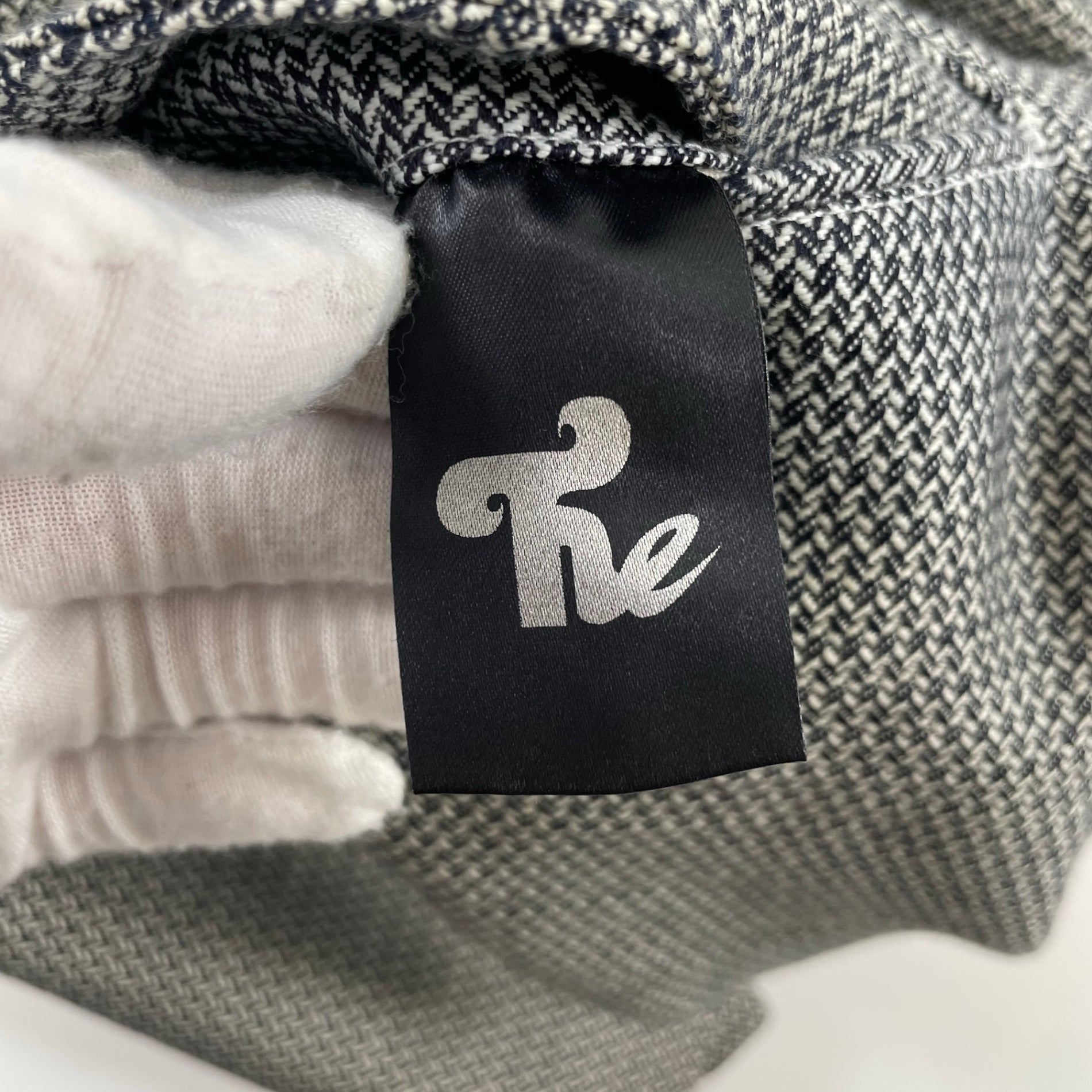 The SAKAKI / インディゴ染め袴ワイドパンツ 参考定価：35,000程度 SIZE:M