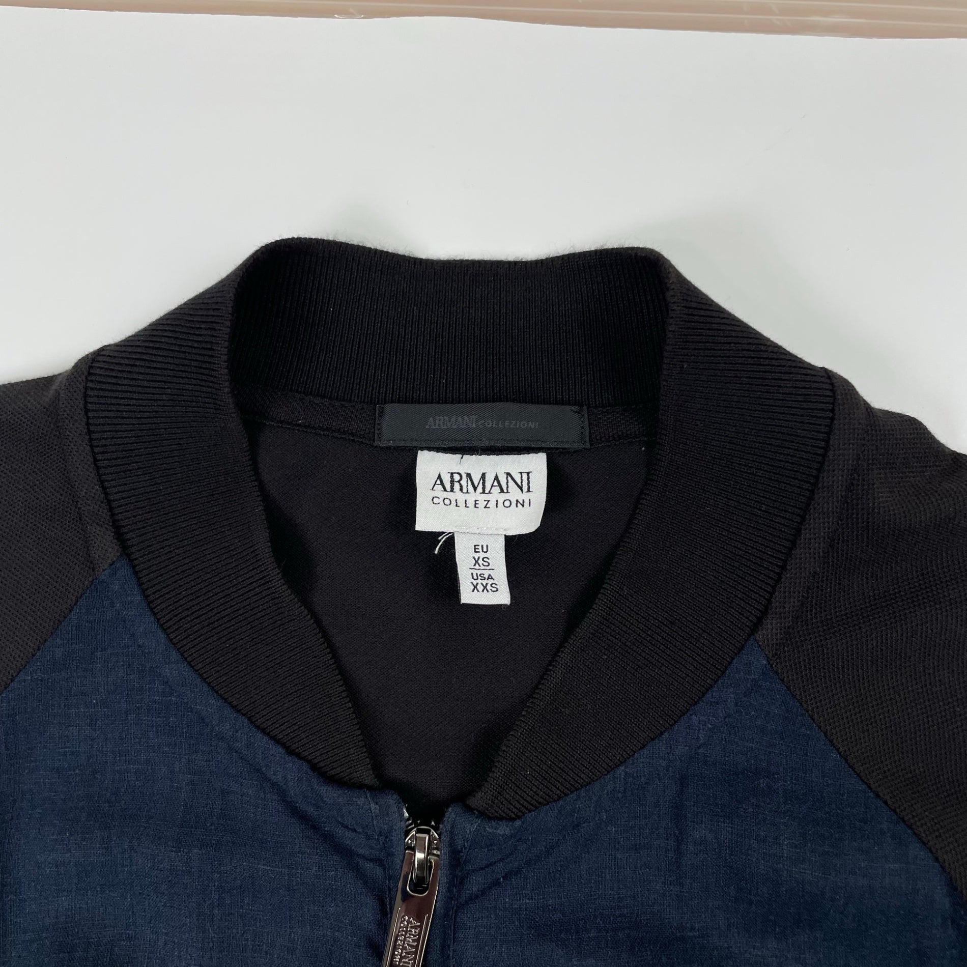 ARMANI collezioni / バイカラージップブルゾン 参考定価：80,000程度 SIZE:XS