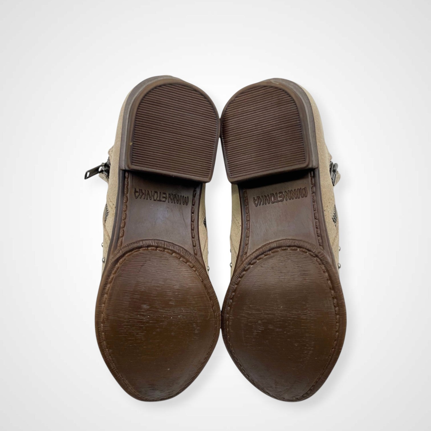 MINNETONKA ミネトンカ / BRIEスタッズスウェードブーツ 参考定価：15,000+tax SIZE:5