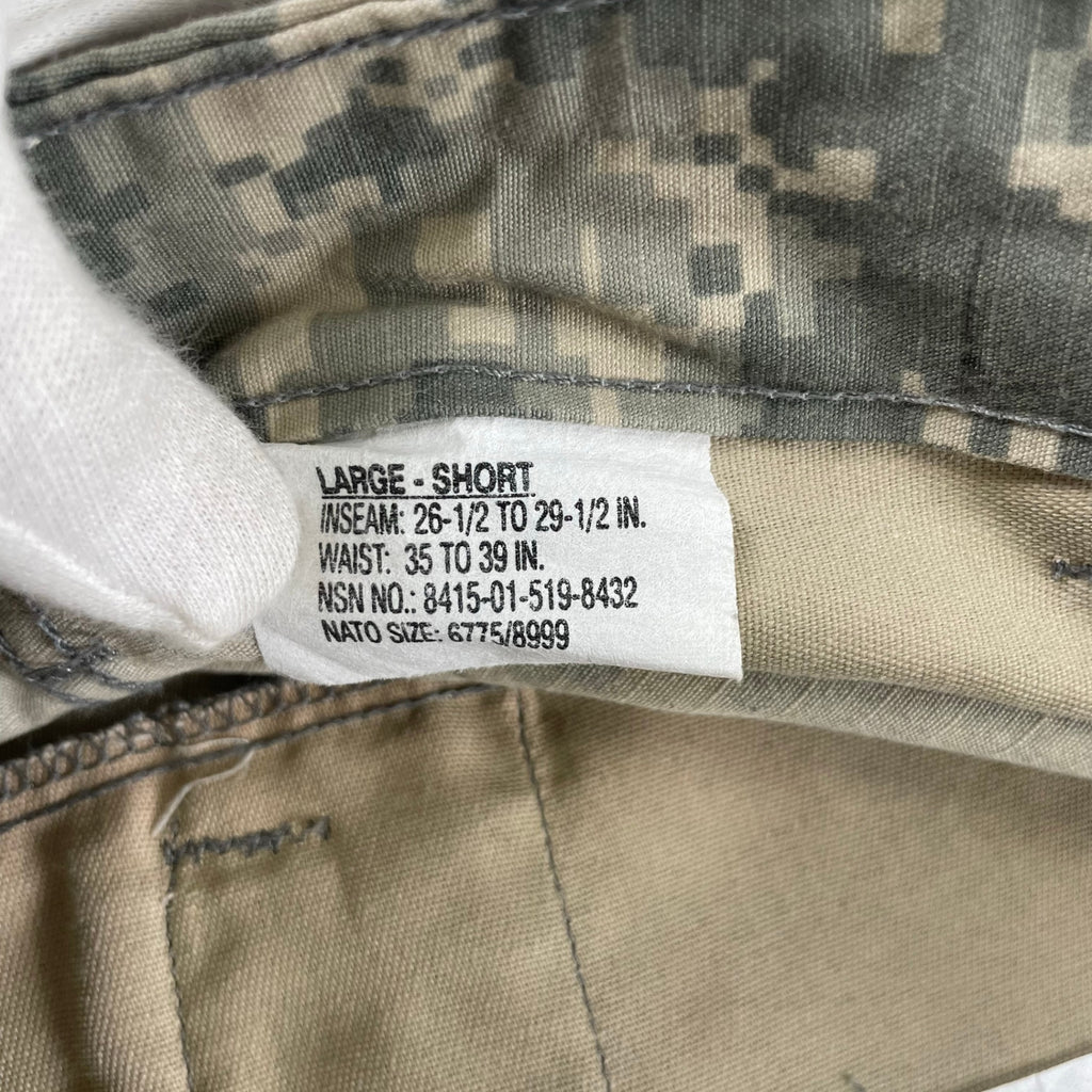 US ARMY アメリカ軍 / デジカモ ミリタリーパンツ SIZE：LARGE-SHORT