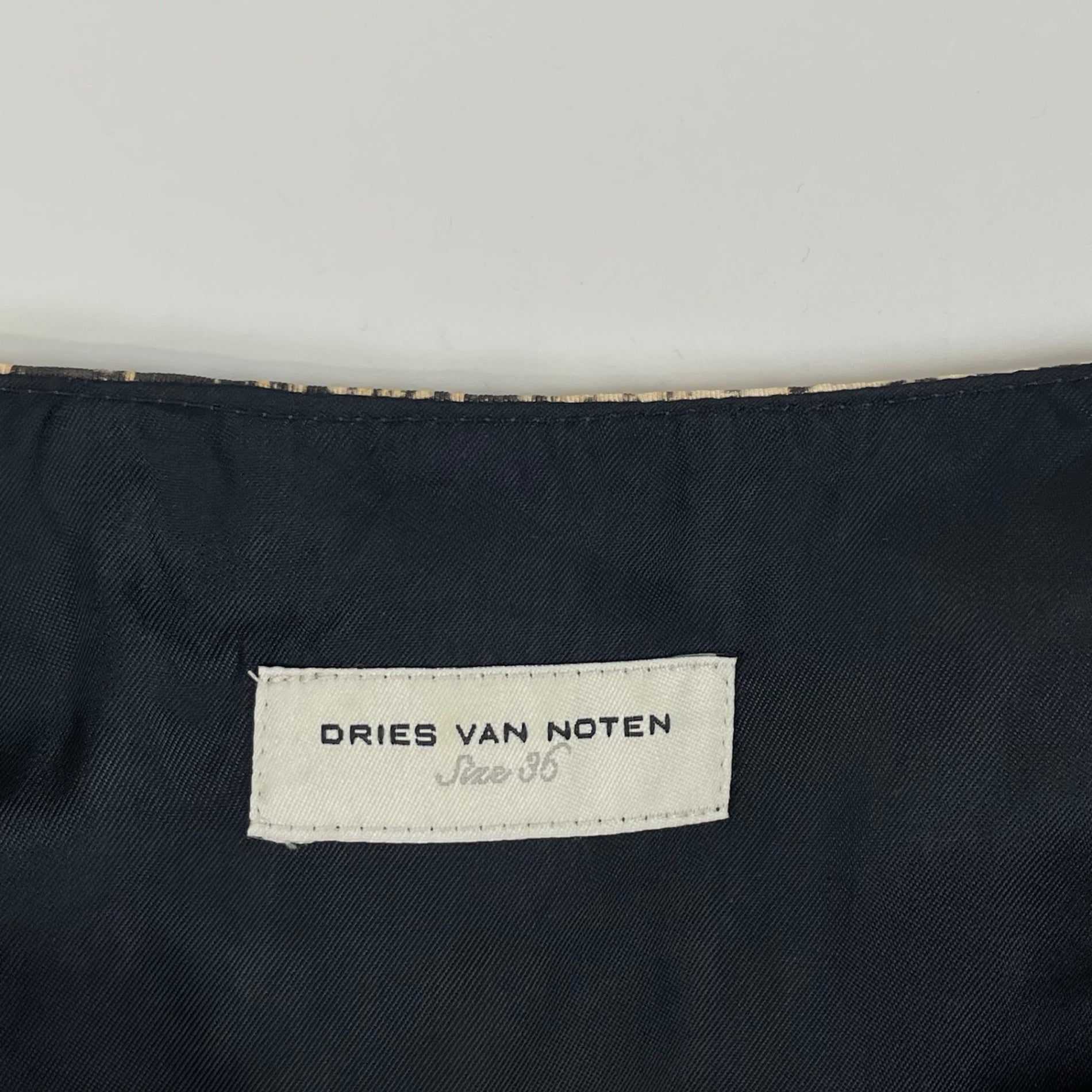 DRIES VAN NOTEN / シルクノースリーブブラウス 参考定価：100,000程度 SIZE：36