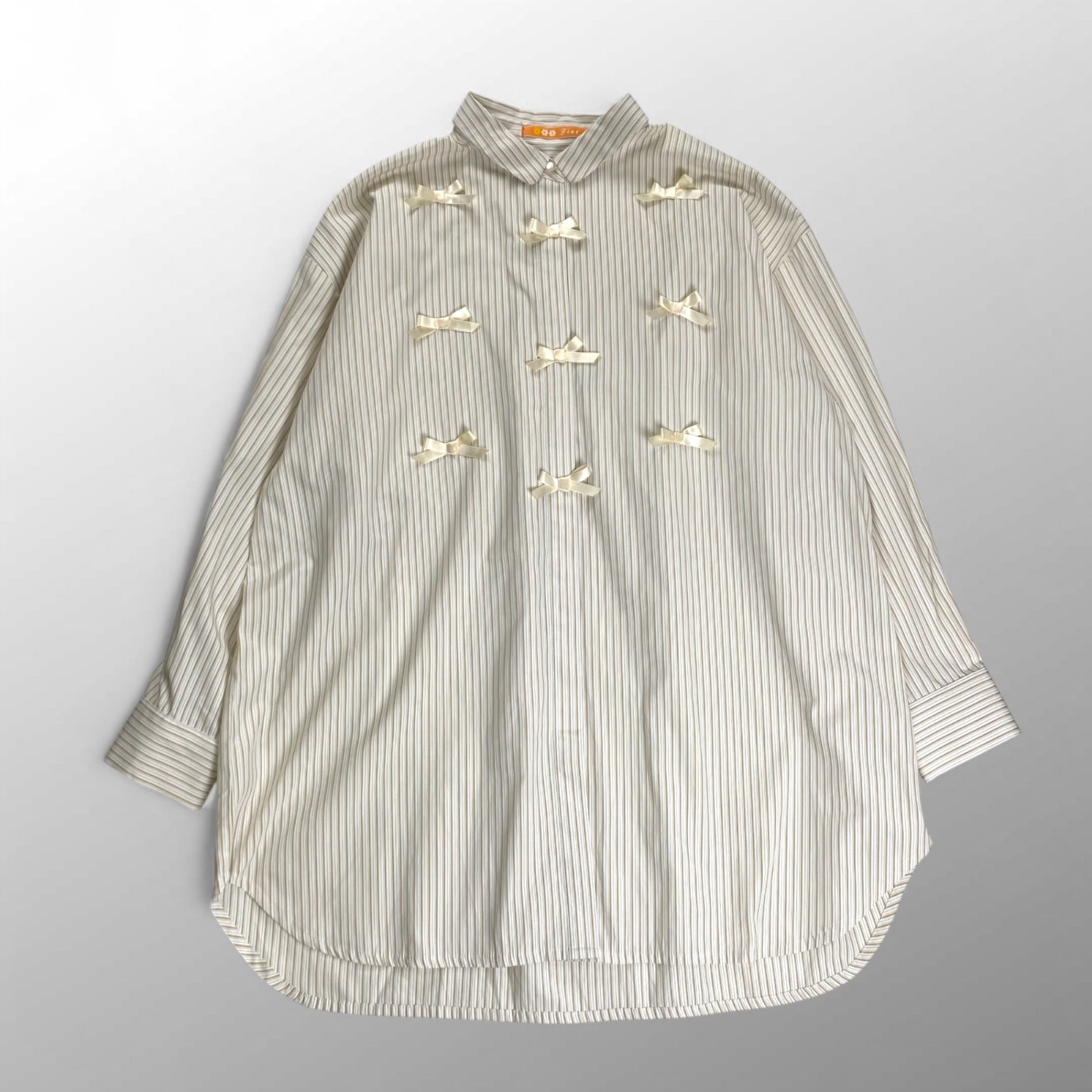 F i.n.t フィント / プチリボンストライプビッグシャツ ホワイト×ベージュ 参考定価：7,800+tax SIZE:FREE