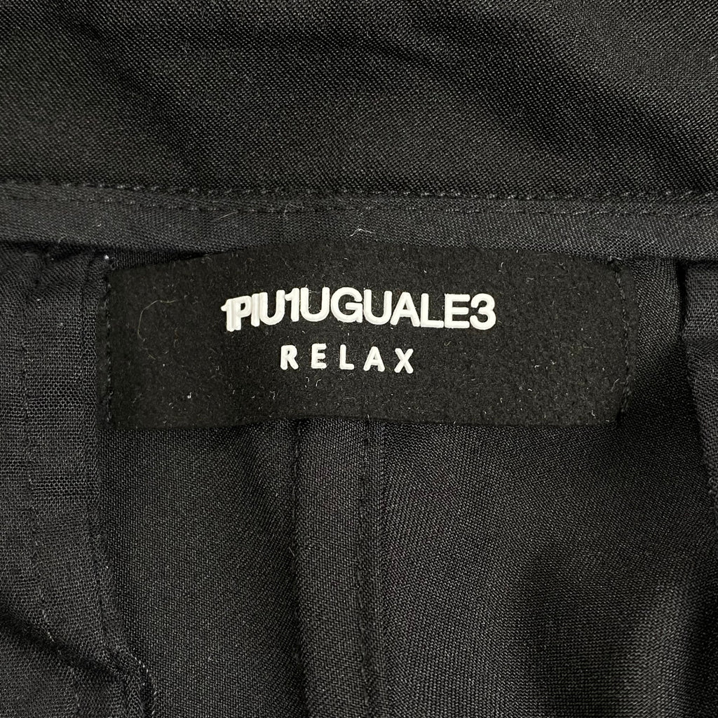 1PIU1UGUALE3 RELAX ウノ ピゥ ウノ ウグァーレ トレ リラックス / サイドエンボスロゴトラックパンツ ブラック SIZE:S