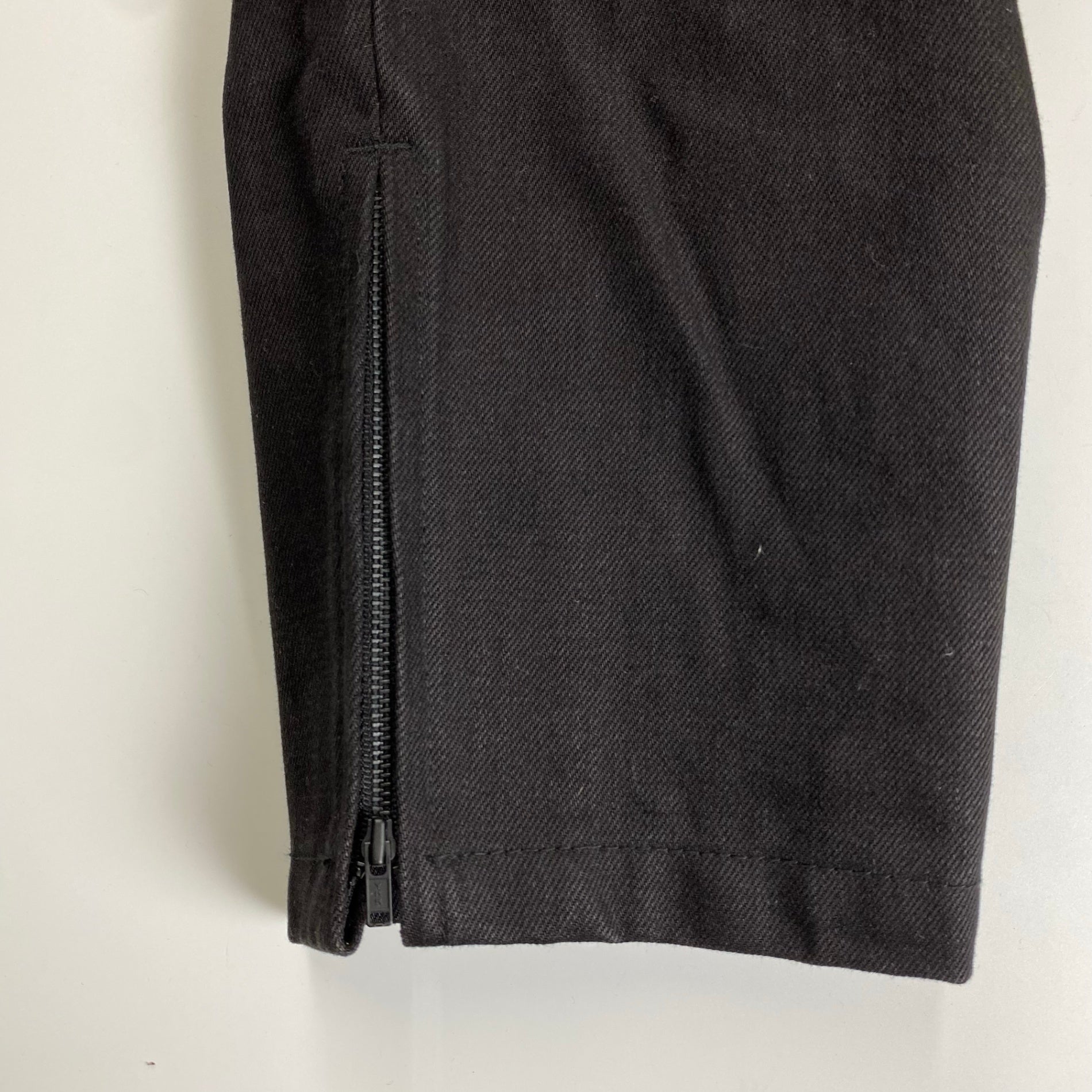 NUMERO UNO ヌメロ ウーノ  小沢宏氏 / クロップドデニムパンツ ブラック 参考定価：25,000程度 SIZE：32