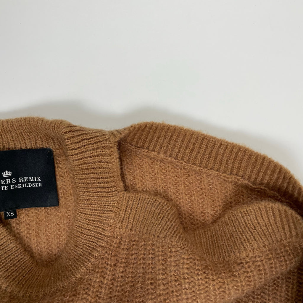 DESIGNERS REMIX CHARLOTTE ESKILDSEN デザイナーズ リミックス / オープンショルダーニット ブラウン 参考定価：33,000程度 SIZE：XS