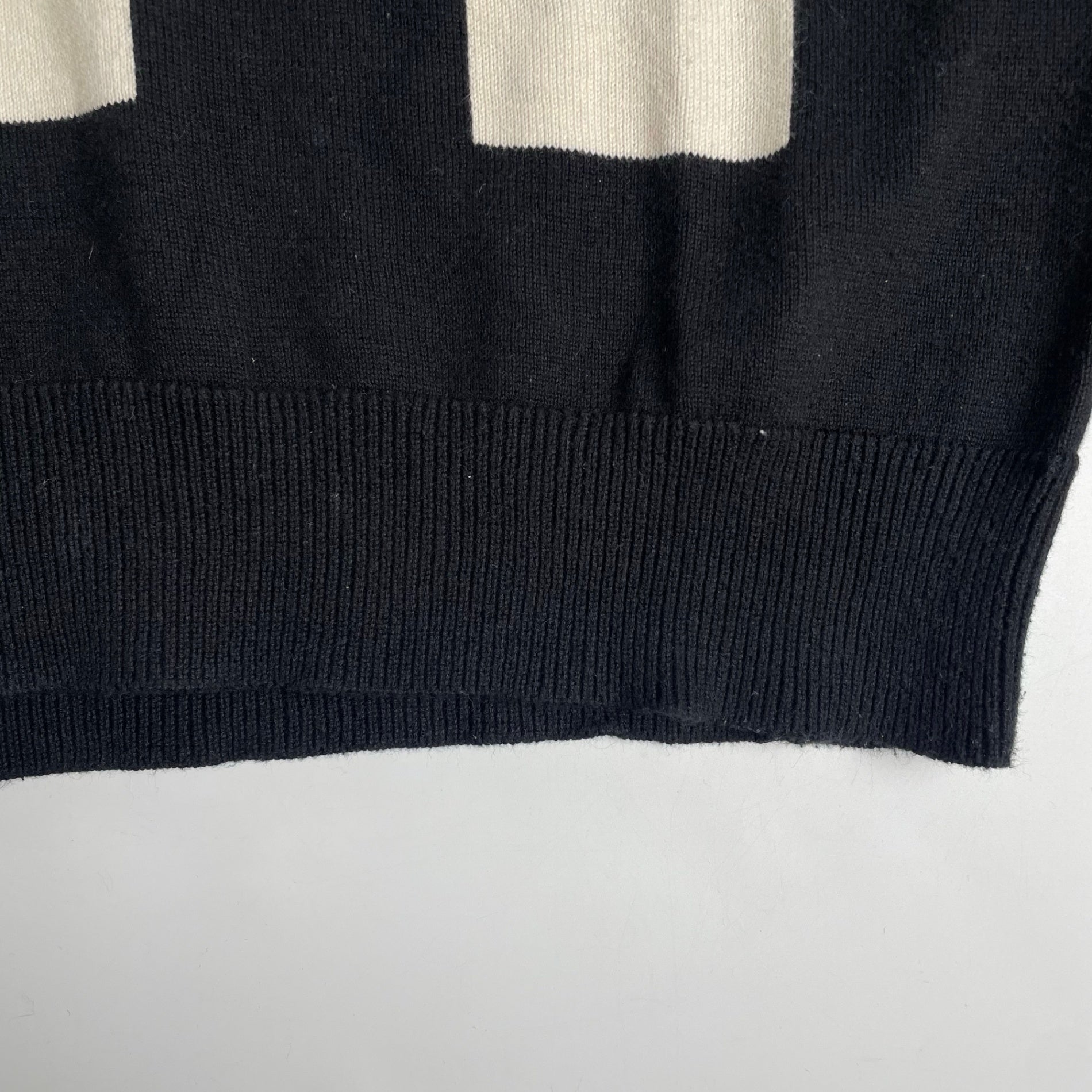 LUKER by NEIGHBORHOOD ルーカー バイ ネイバーフッド / Vネック チェッカーフラッグ柄ニット ブラック SIZE：M