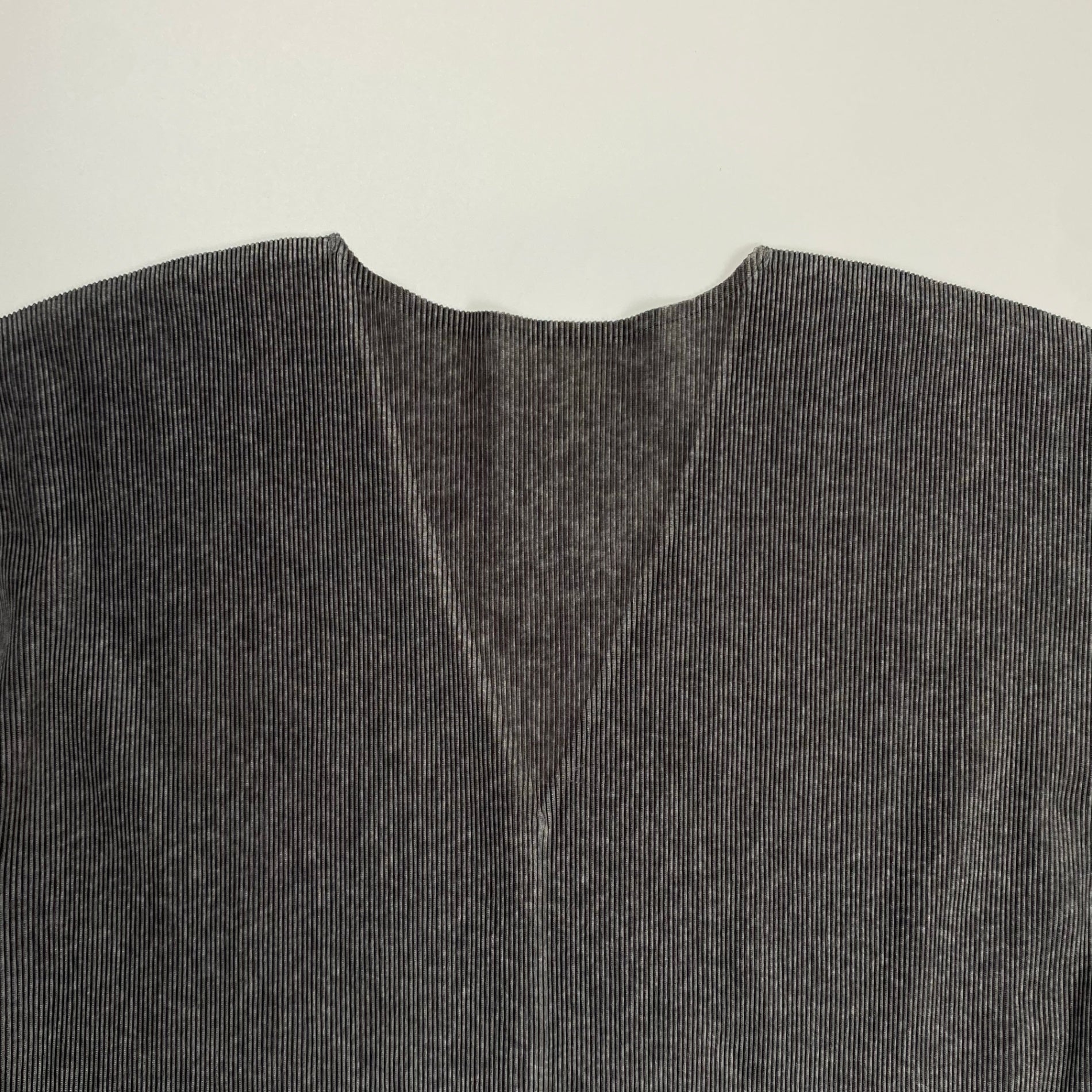 PLEATS PLEASE ISSEY MIYAKE プリーツプリーズ イッセイミヤケ / プリーツVネックカットソー PP02-FK117 SIZE:3(L程度)