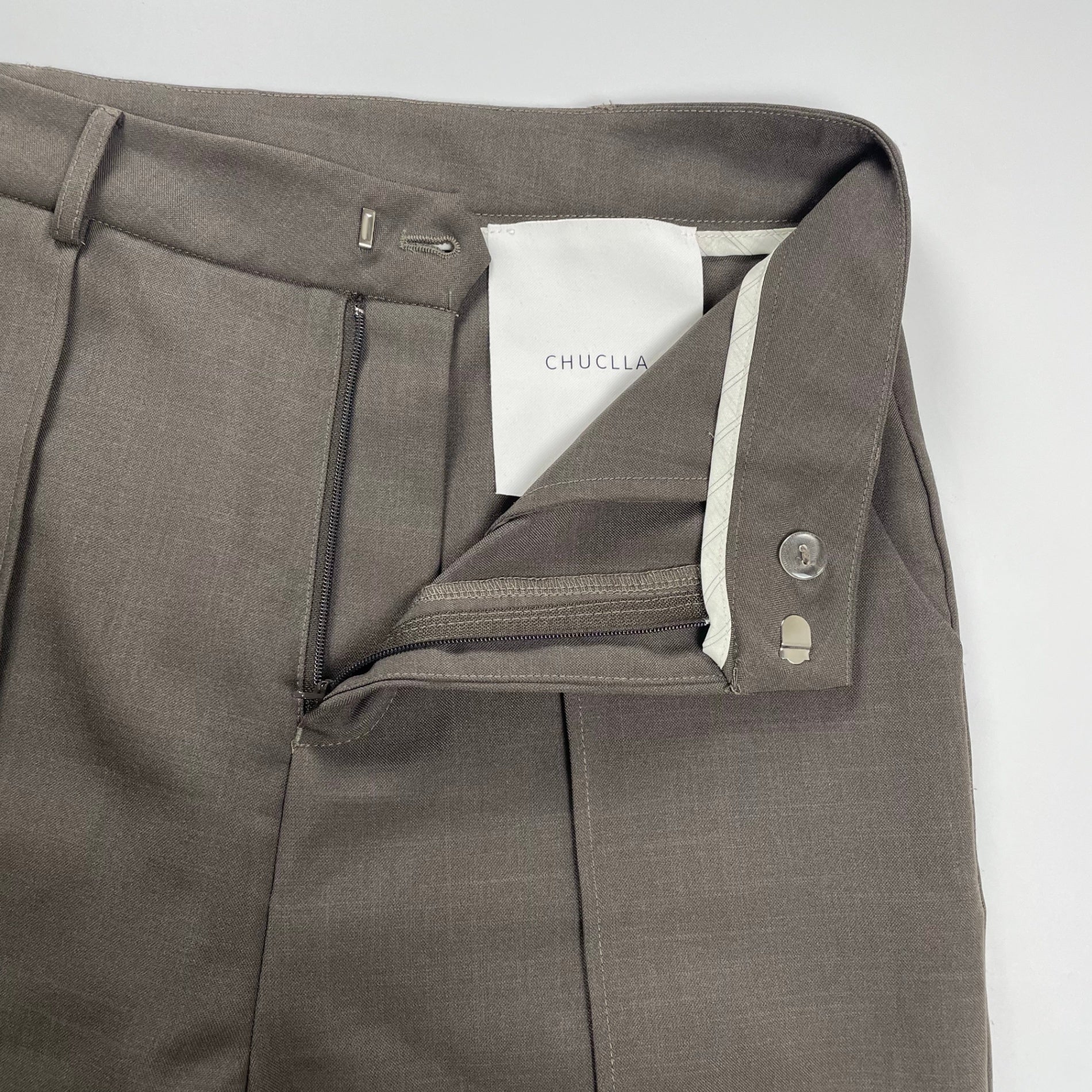 CHUCLLA チュクラ / センタークリース フレアスラックス ブラウン 参考定価：11,000程度 SIZE:L