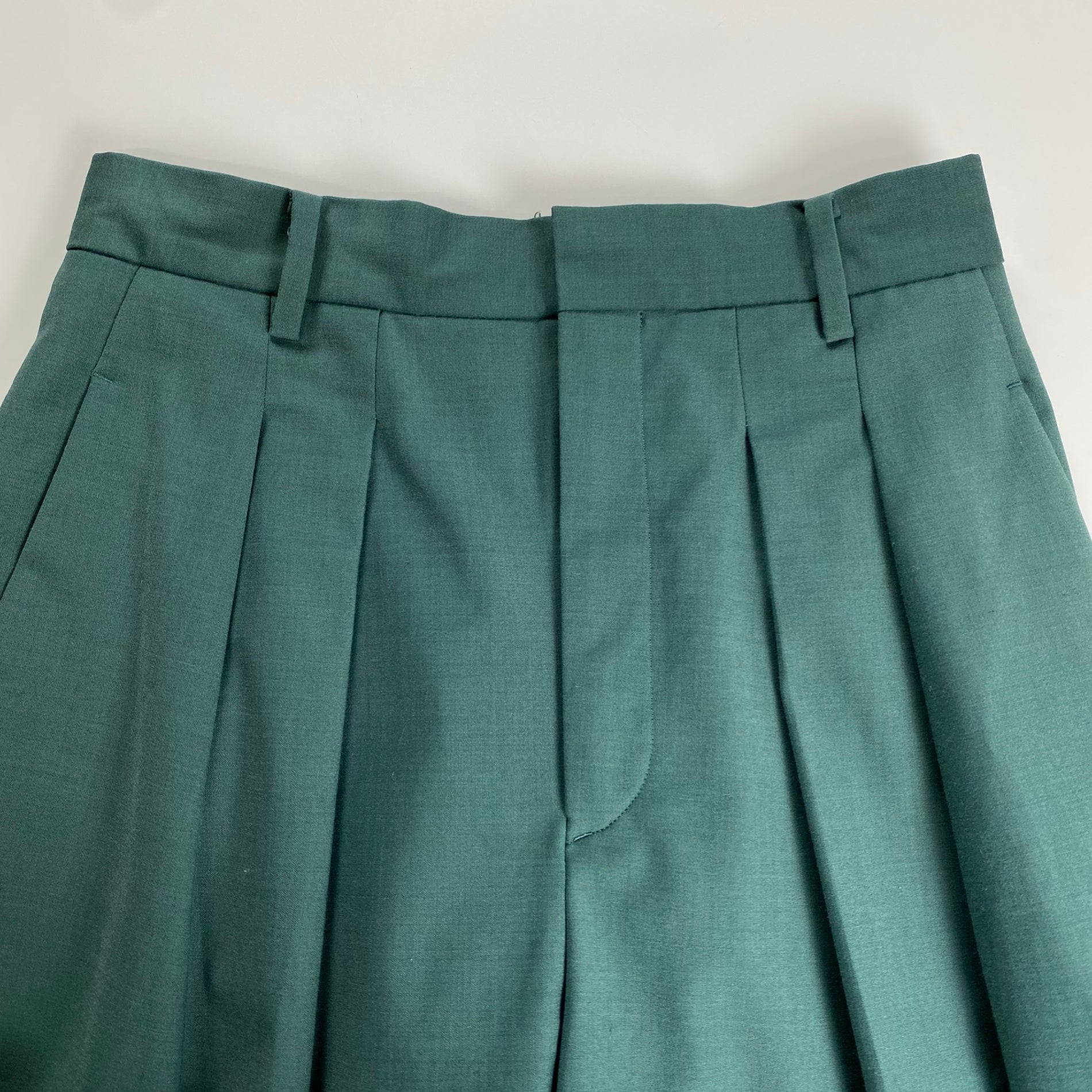 LOEFF ロエフ / 2タックパンツ グリーン 参考定価：31,000+tax SIZE:0