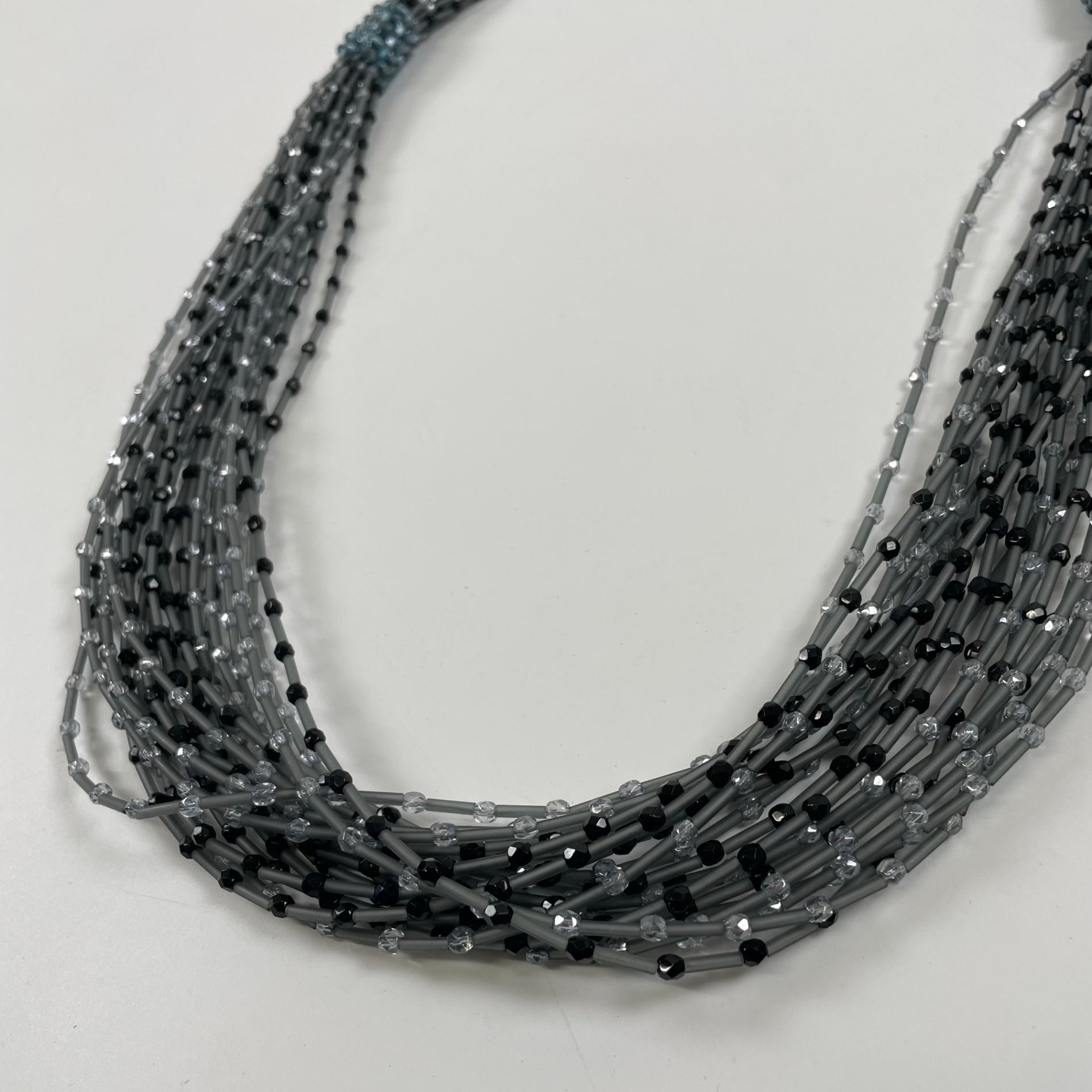 GIORGIO ARMANI / 20連ビーズネックレス 箱付 参考定価：180,000程度
