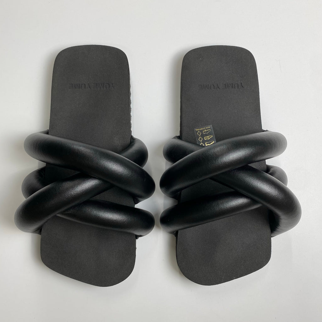 【箱・布袋付】 YUME YUME ユメユメ / TYRE SLIDE パイプサンダル ブラック 参考定価：21,000+tax SIZE:EU37(22.5-23cm程度)