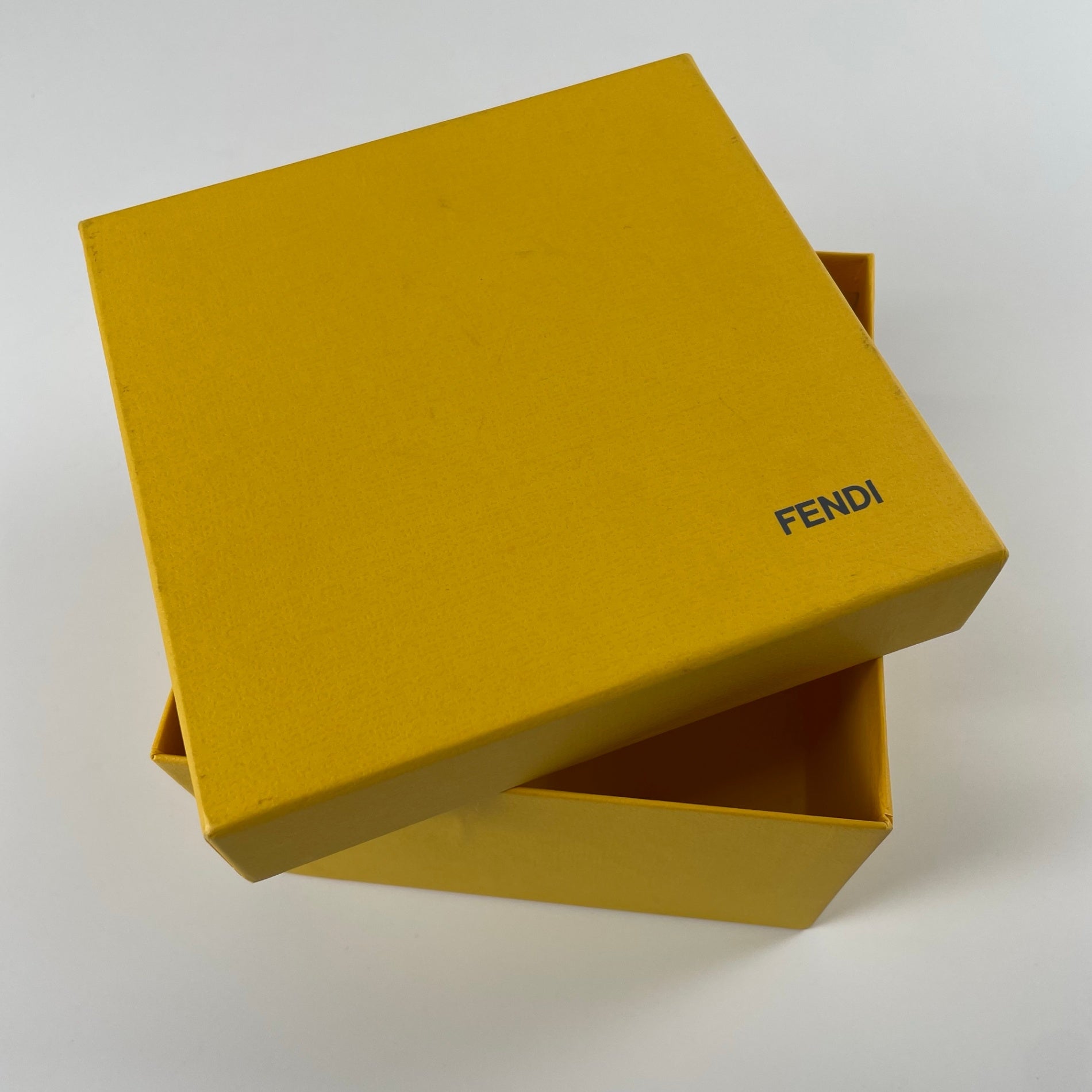 FENDI フェンディ / フォックスファー ポンポンチャーム イエロー 箱付 美品 参考定価：100,000程度