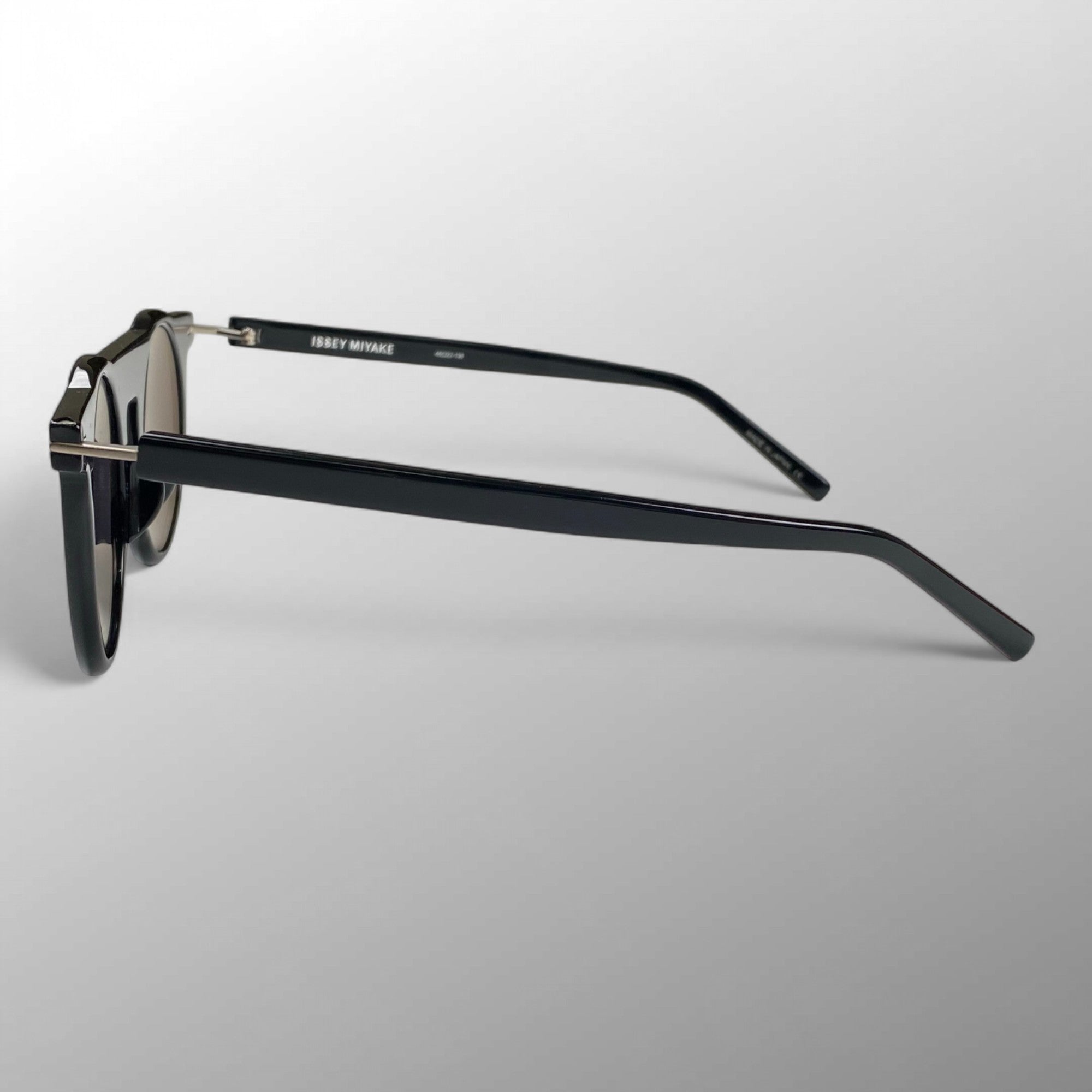 【極美品】ISSEY MIYAKE イッセイミヤケ × 金子眼鏡 / GEOMETRY-BOSTON ラウンド サングラス 参考定価：50,000+tax