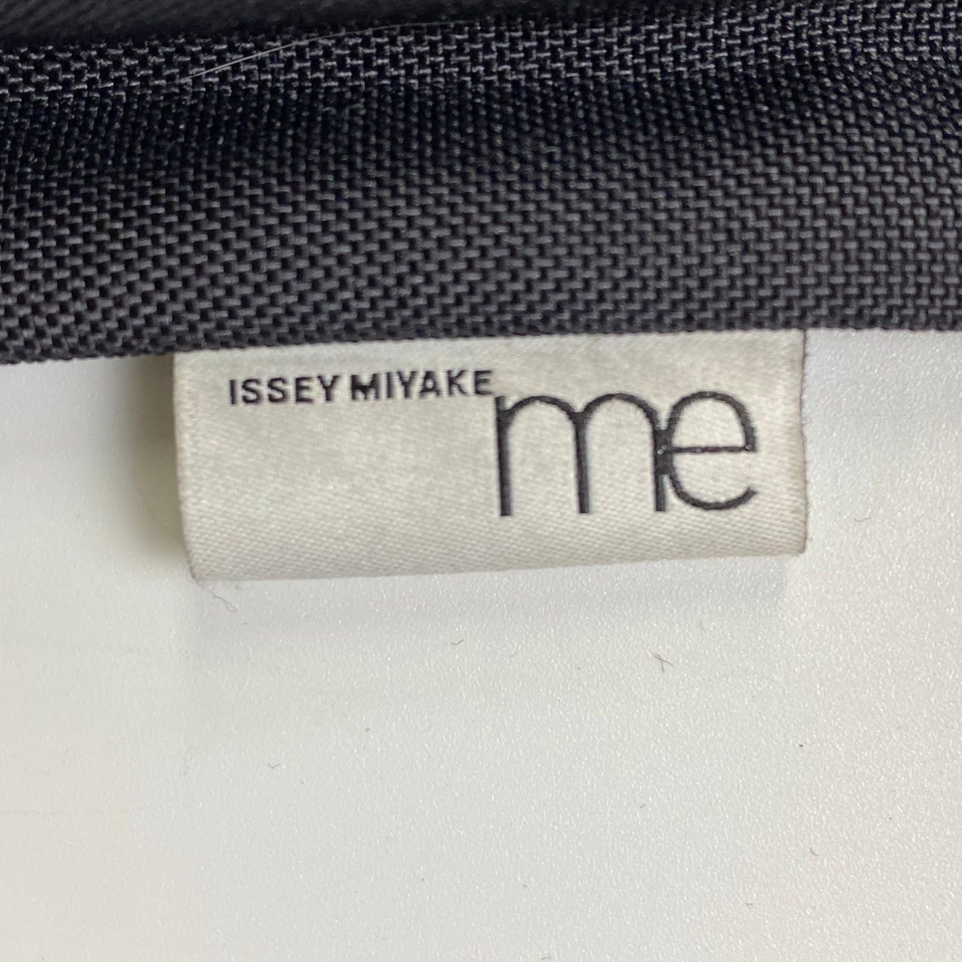 me ISSEY MIYAKE ミー イッセイミヤケ / プリーツトートバッグ MI11AG251 ブラック A4サイズOK