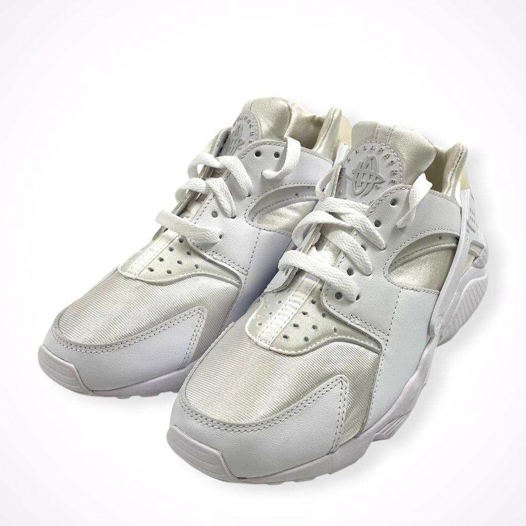 NIKE ナイキ / W AIR HUARACHE ピュアホワイト 試着程度 参考定価：13,000+tax SIZE:25cm