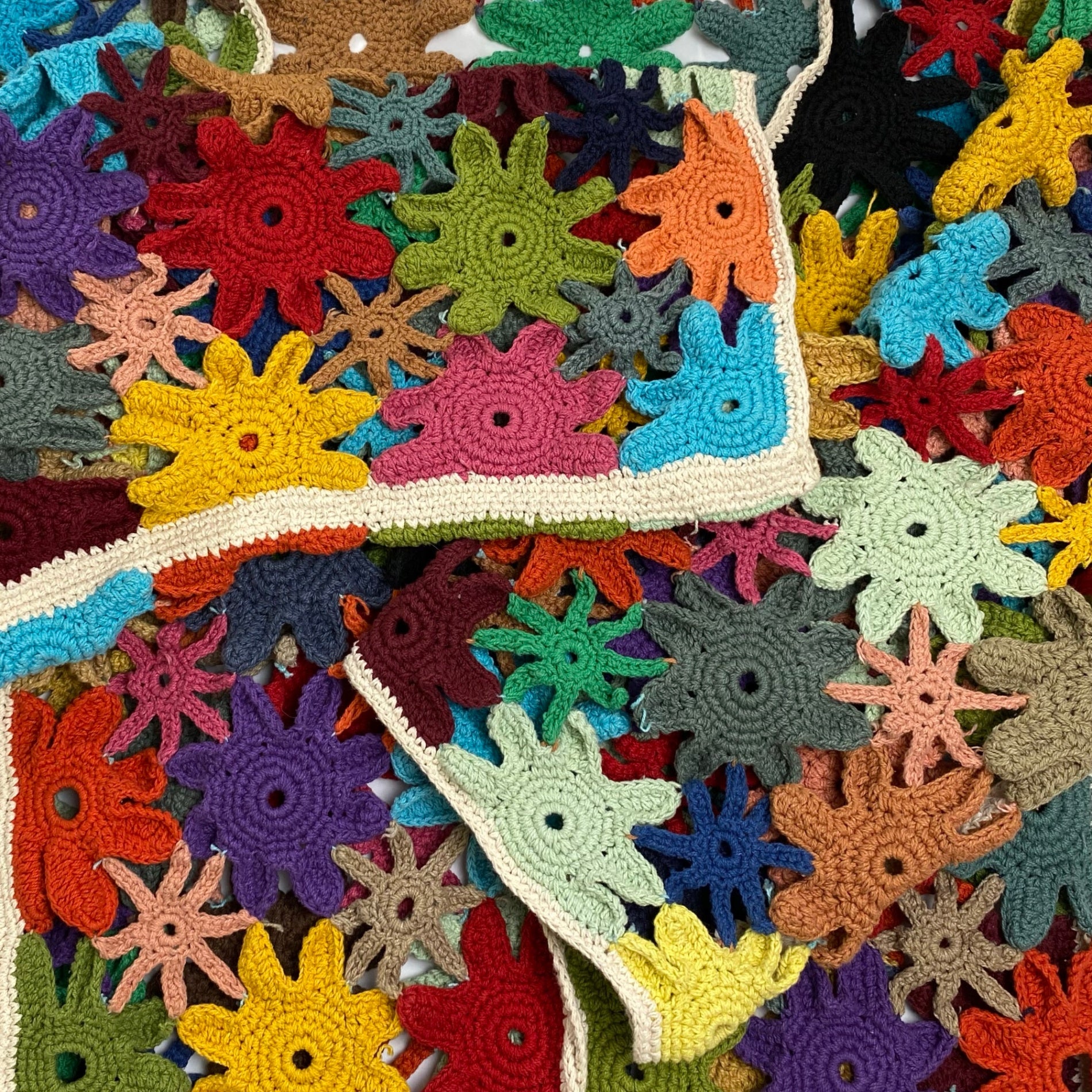 Niche. mcmachan Knitting Mills ニッチ マクマホン ニッティング ミルズ / クロシェニットカーディガン ハンドニット フラワー刺繍 SIZE：FREE