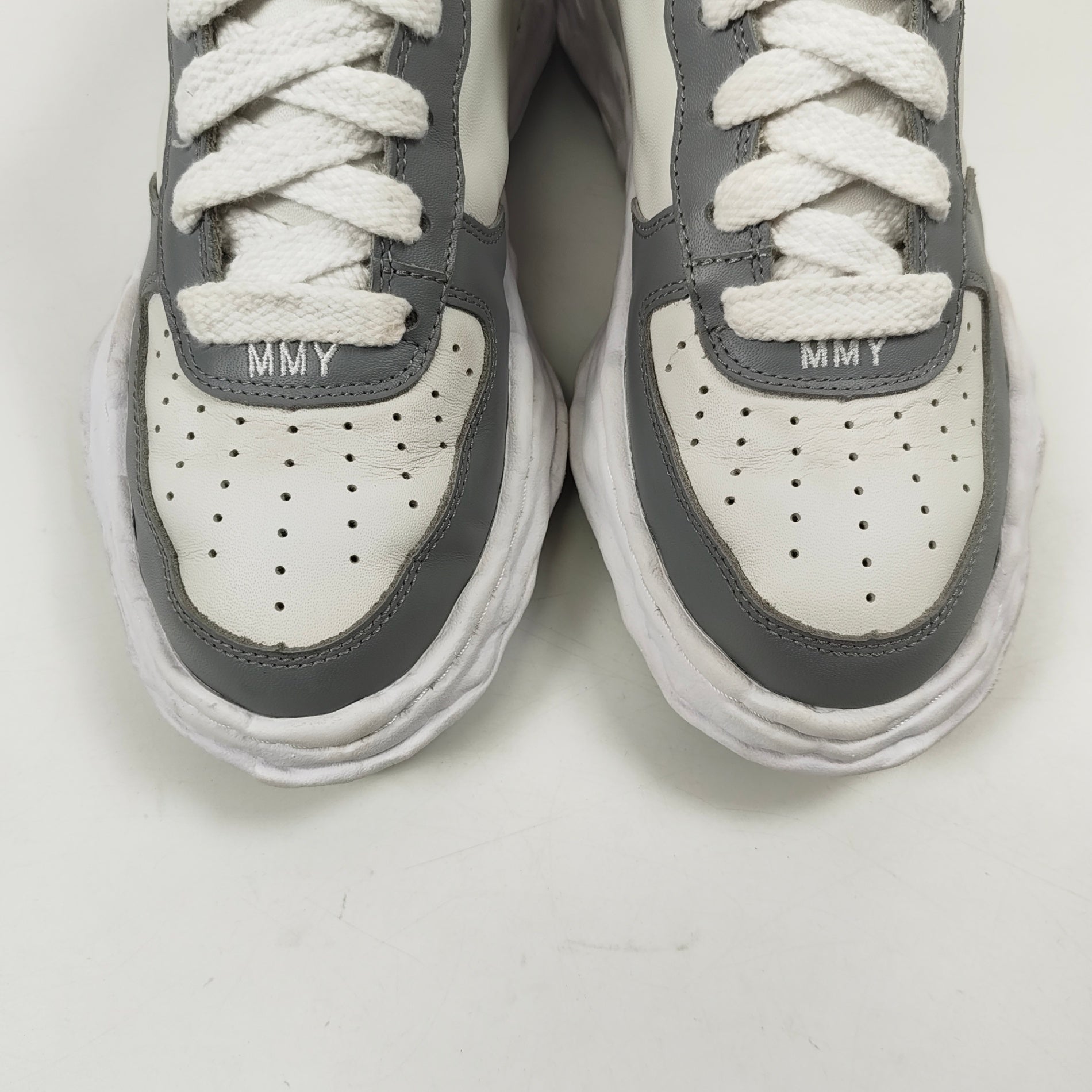 Maison MIHARA YASUHIRO / WAYNE LOW ホワイト×グレー 参考定価：42,000+tax SIZE:43