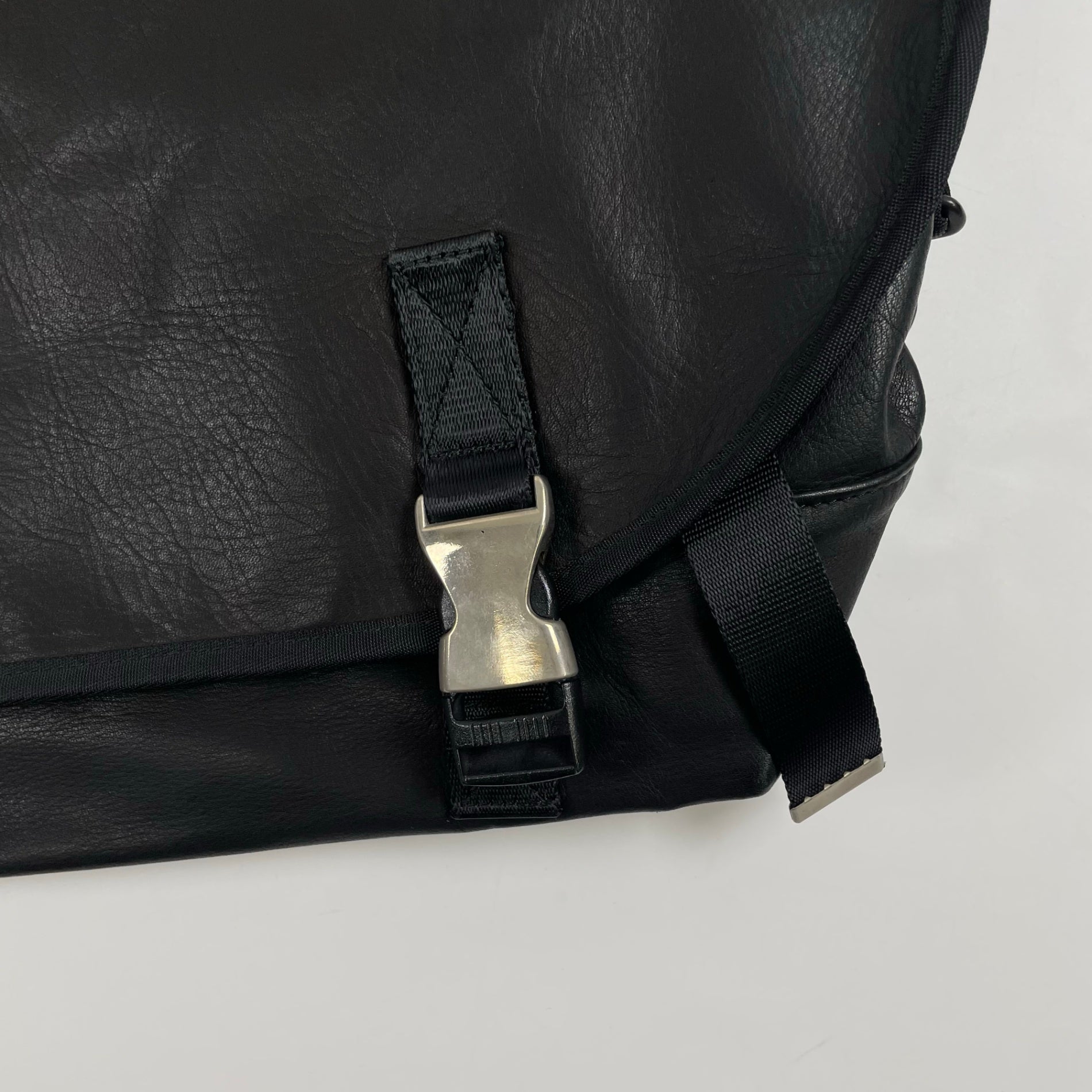 LORINZA ロリンザ / レザーメッセンジャーバッグ 参考定価：50,000程度