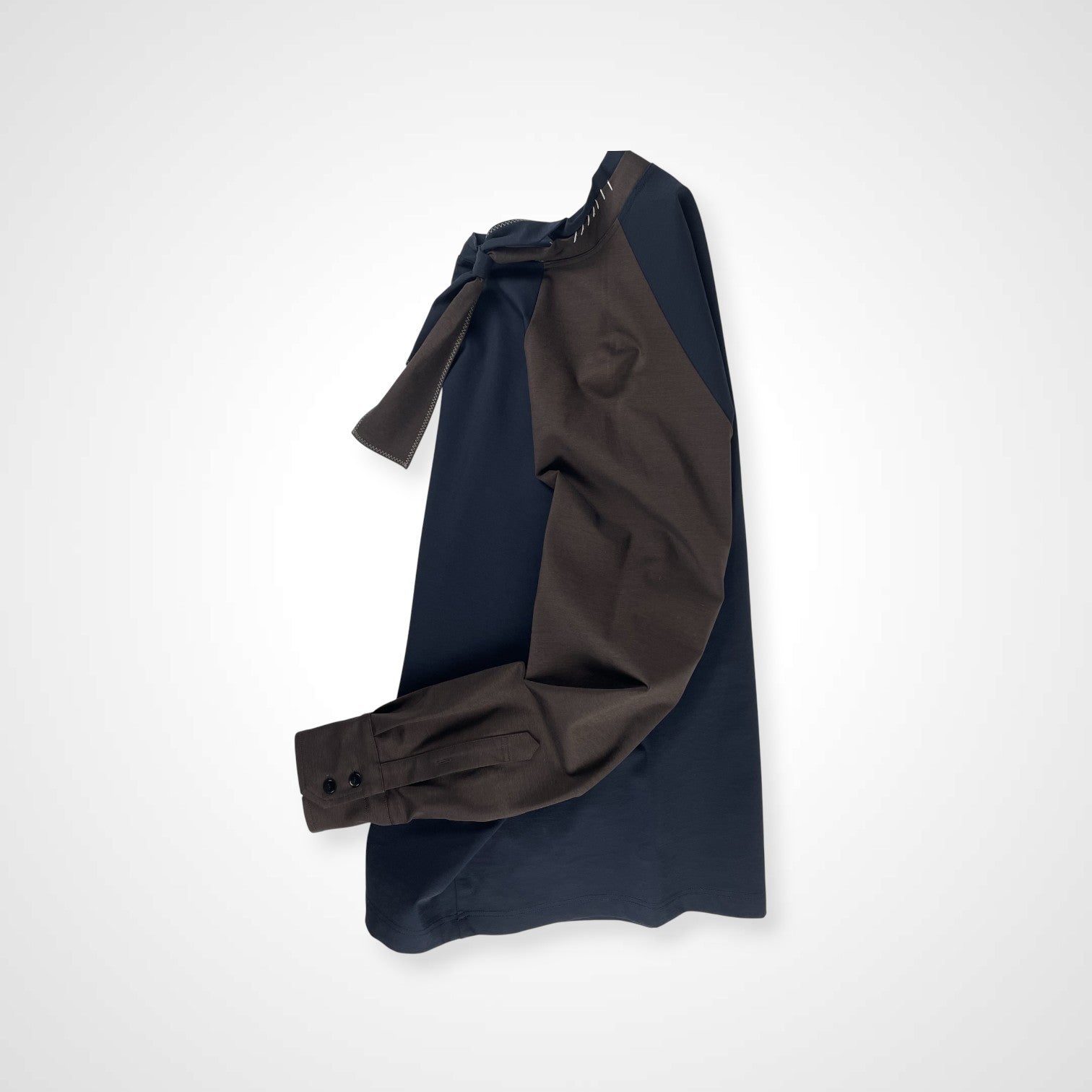 kolor カラー / ボウタイプルオーバー ネイビー×ブラウン 参考定価：33,000+tax SIZE：2