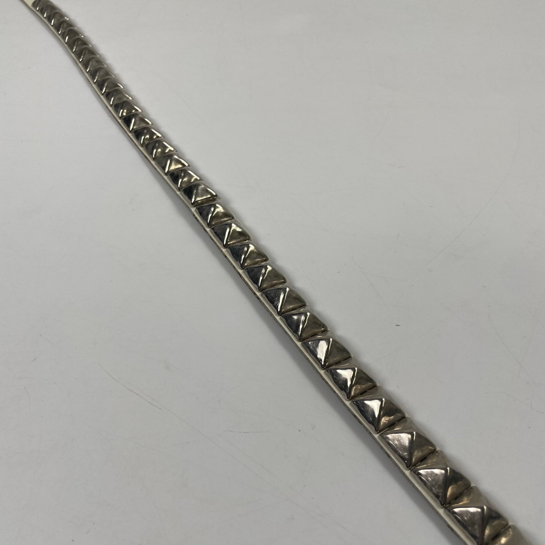 VINTAGE / ナロースタッズベルト ホワイト