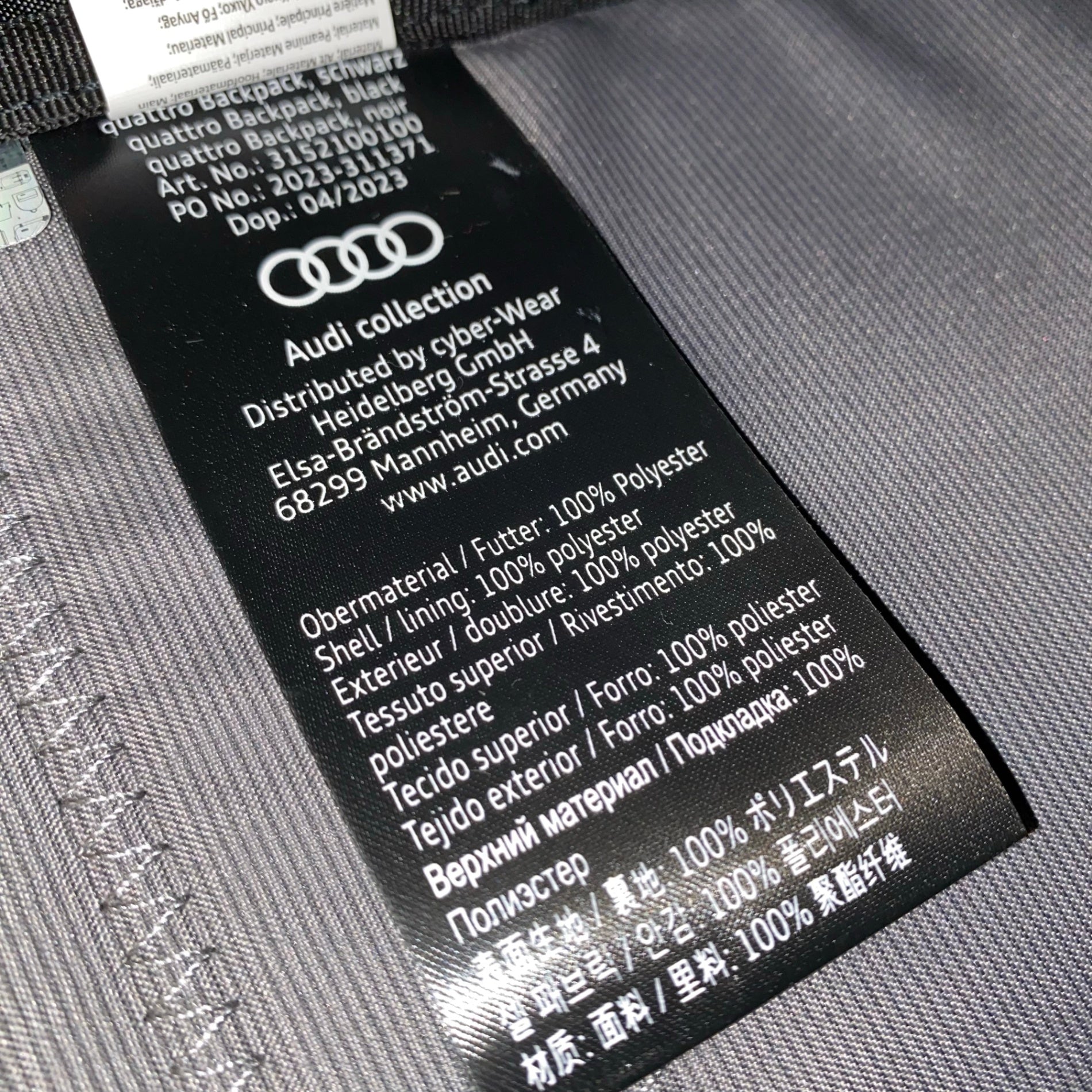 Audi アウディ EASTPAK イーストパック / quattro 多機能バックパック 未使用 参考定価：28,600+tax