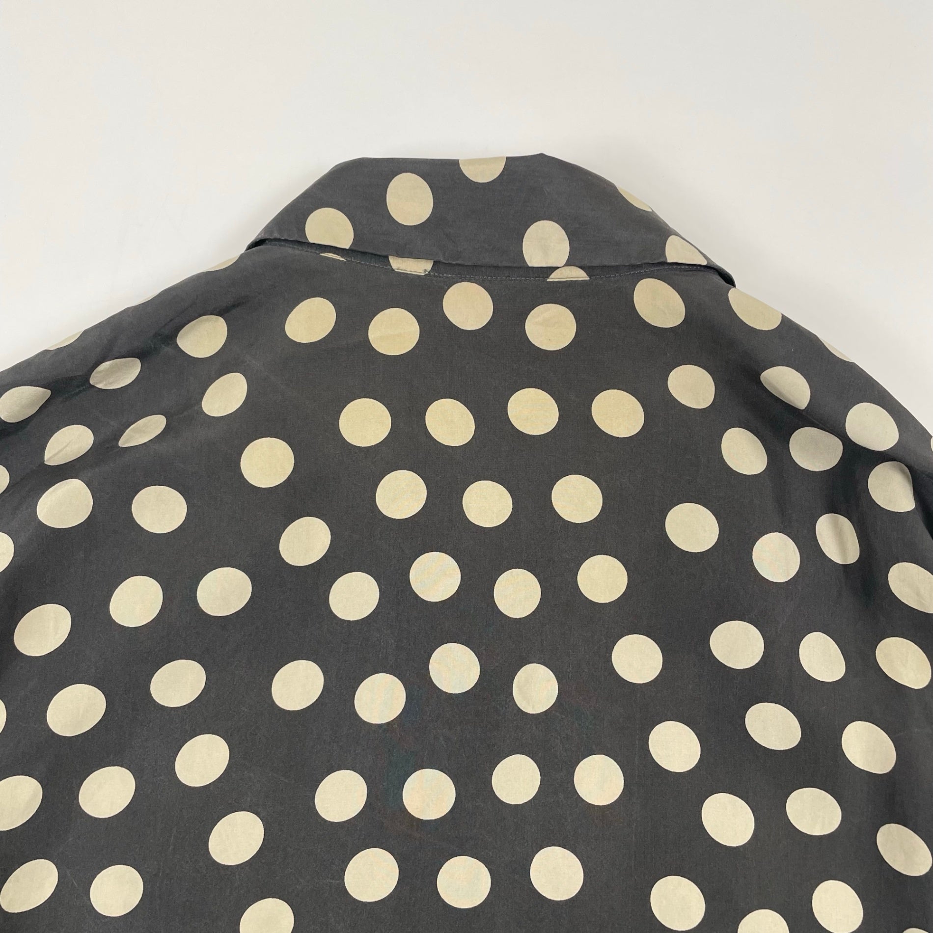 ETIENNE AIGNER / ピュアシルクドットシャツ 参考定価：45,000程度 SIZE:44
