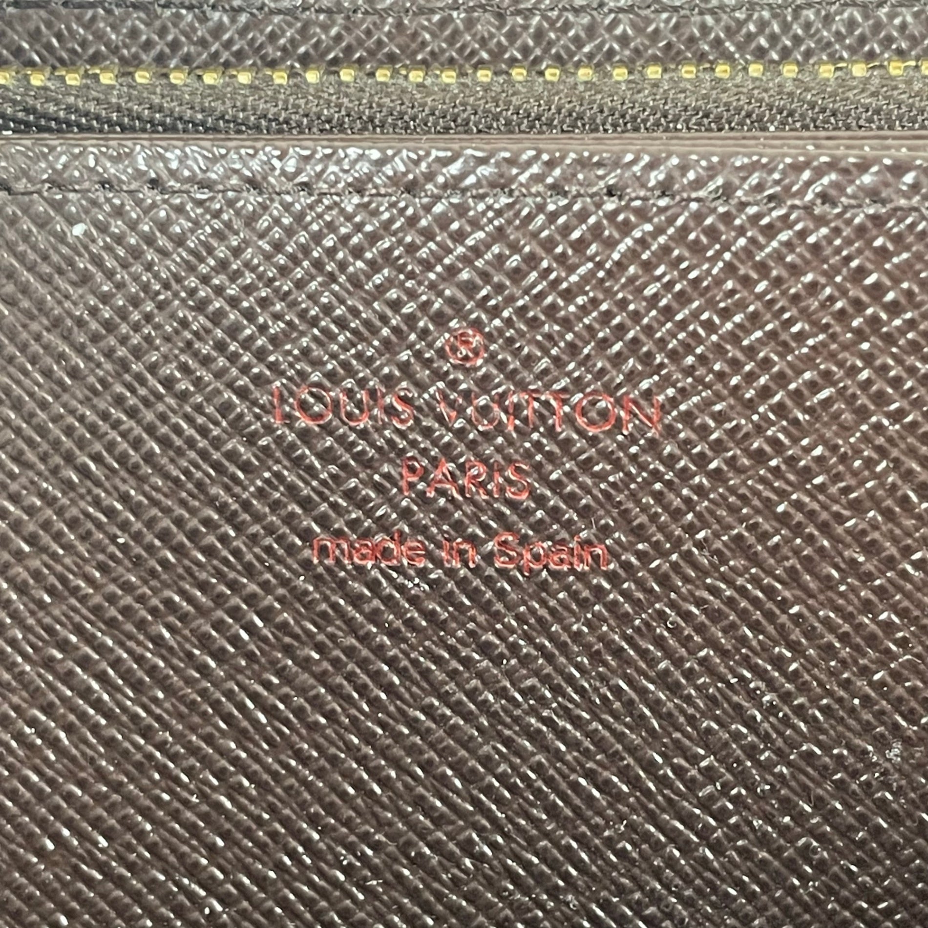 LOUIS VUITTON / ジッピーウォレット N60015 CA0197 参考定価：120,000程度