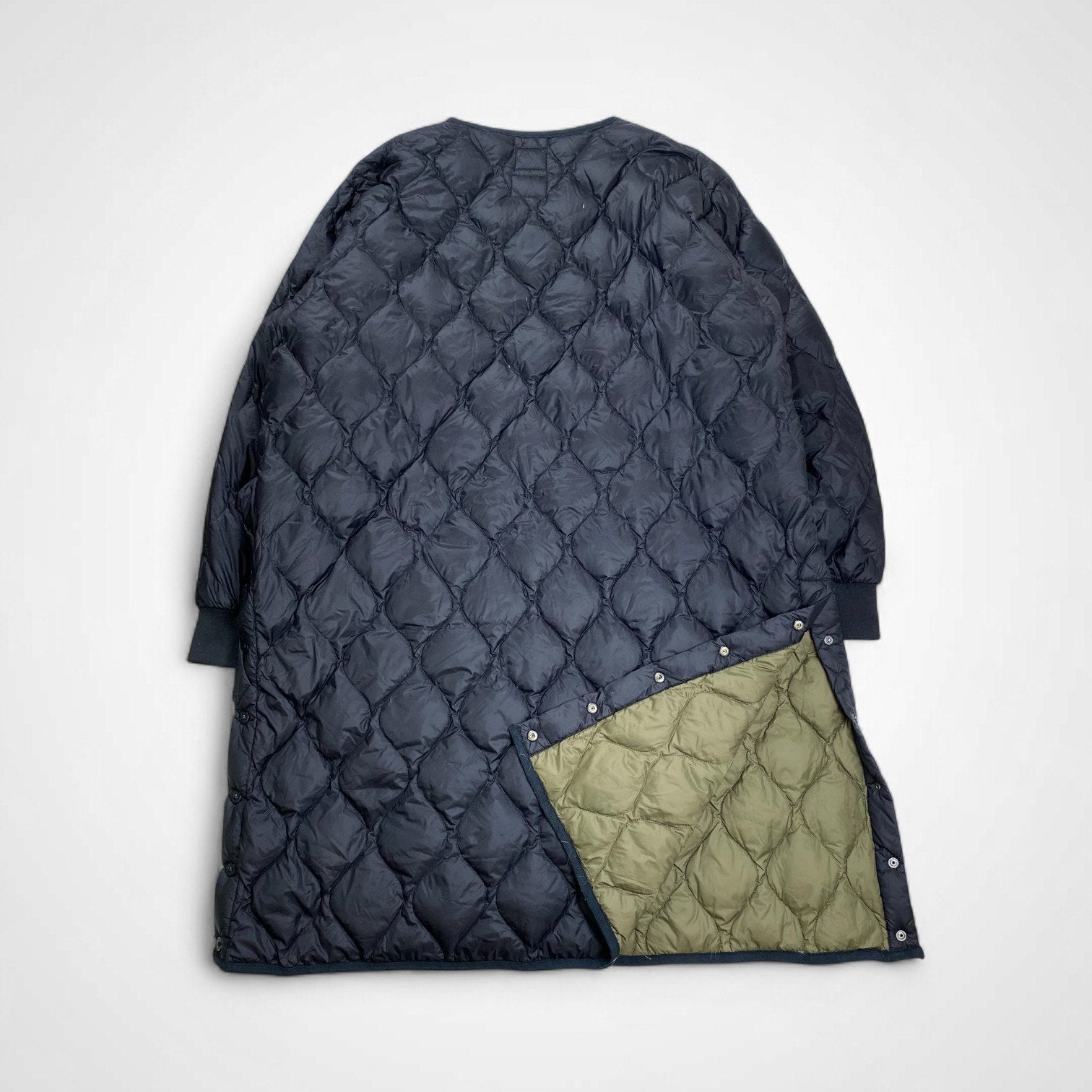 TAION タイオン / ミリタリー オーバーサイズクルーネック ダウンコート ブラック×オリーブ SIZE:XXXL