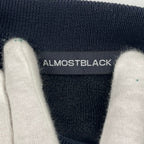 ALMOST BLACK / サイドバイカラーライン 切替スウェットシャツ 参考定価：37,000程度 SIZE:2