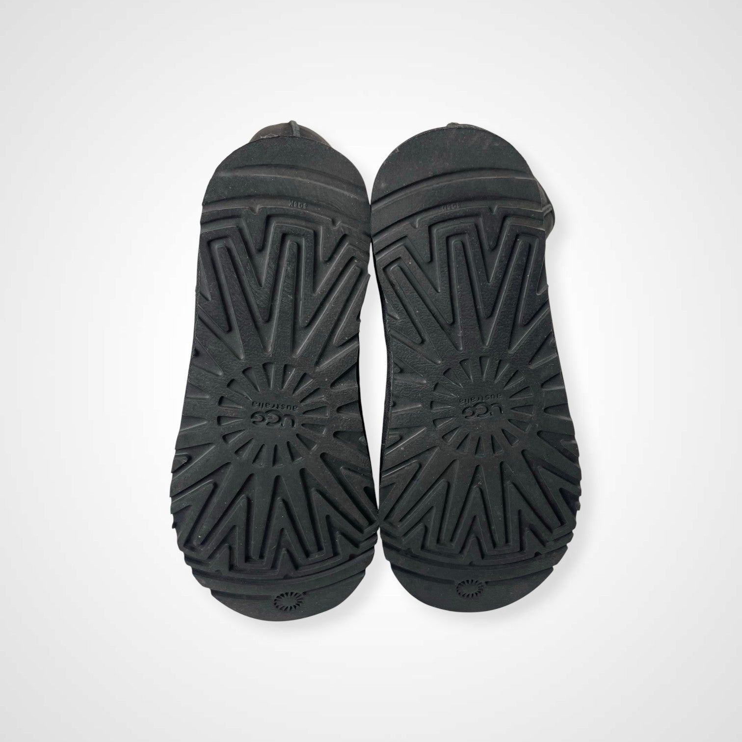 UGG アグ / CLASSIC TALL ムートンブーツ ブラック 参考定価：30,000程度 SIZE:23.5cm