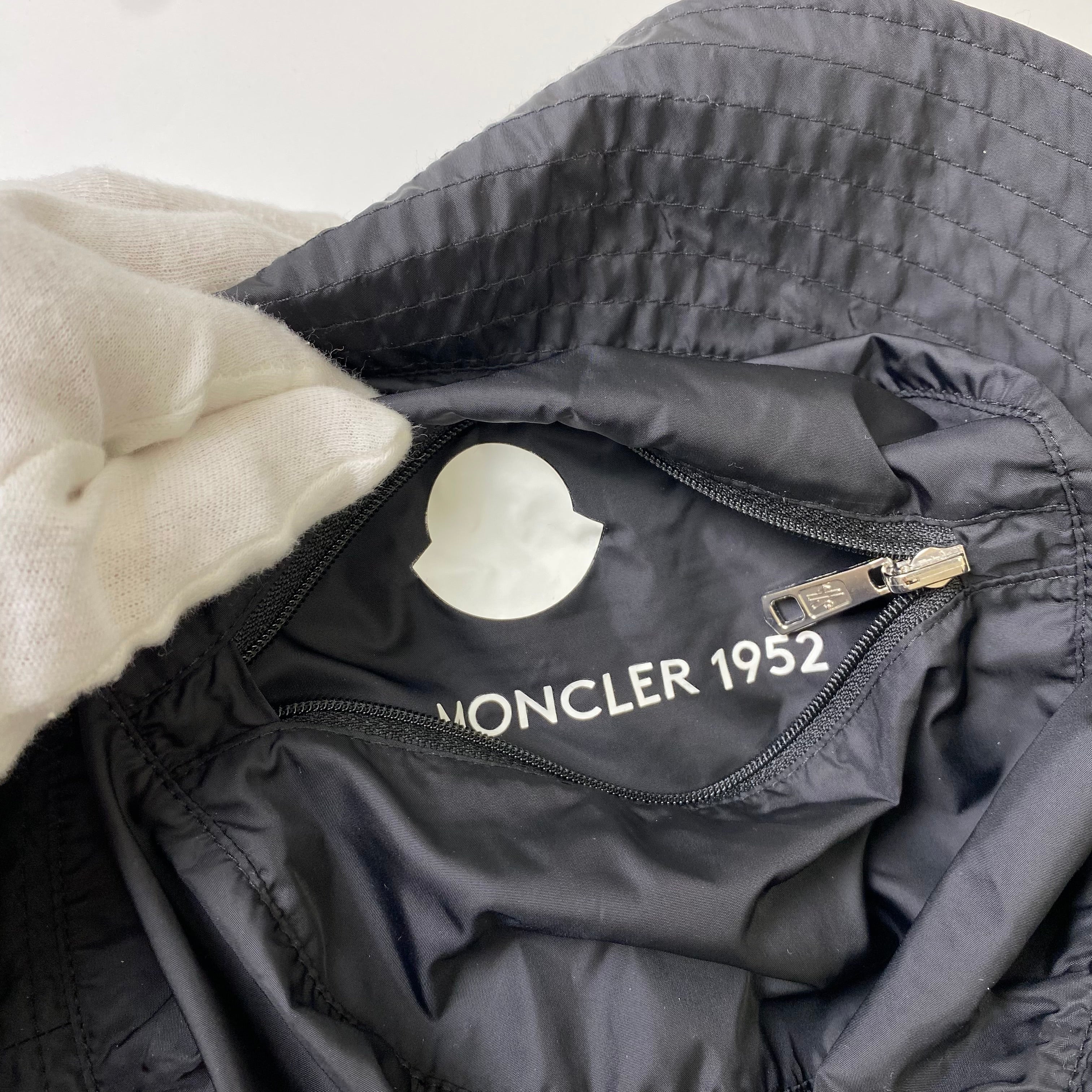 【未使用】MONCLER 1952 Nylon Bucket Hat  SIZE:XL