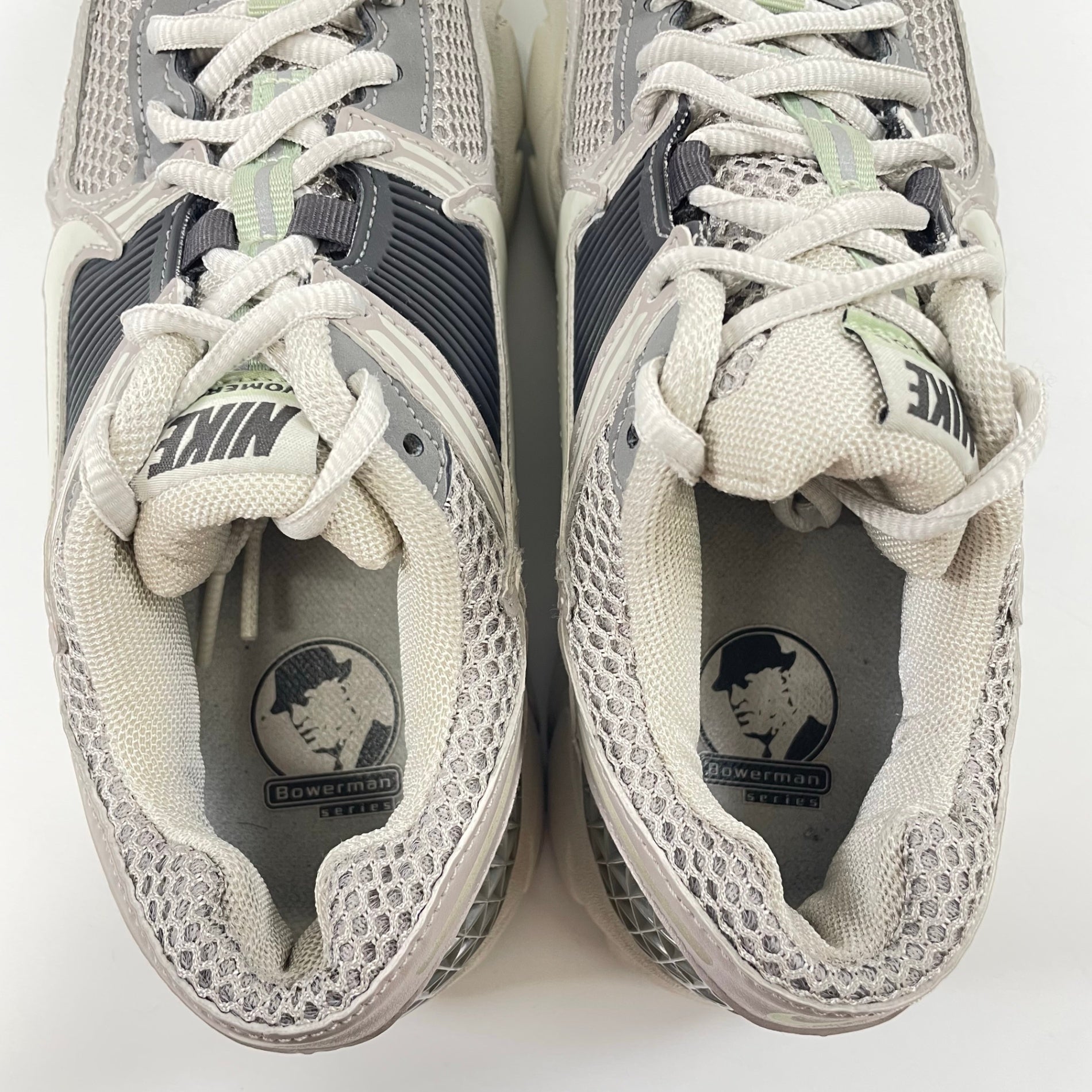 NIKE / WMNS ZOOM VOMERO 5 SIZE：23.5cm