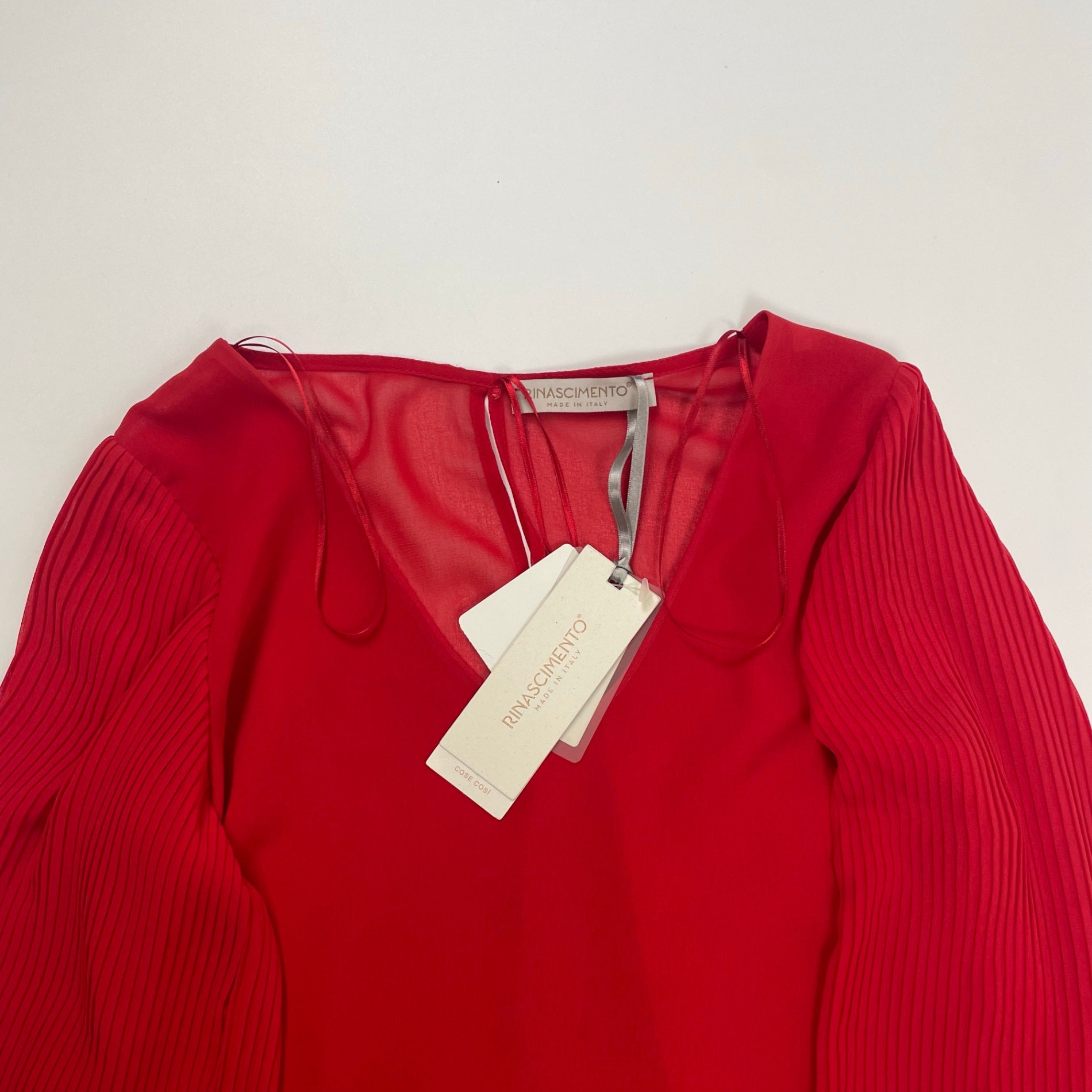 RINASCIMENTO / プリーツスリーブブラウス 未使用品 参考定価：18,000+tax SIZE:S