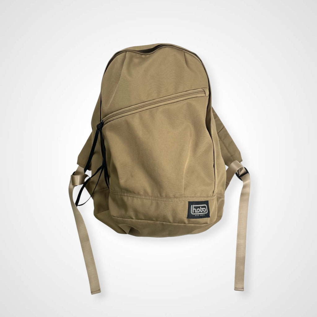 hobo ホーボー / カウレザーチャームデイパック ベージュ 参考定価：22,000程度