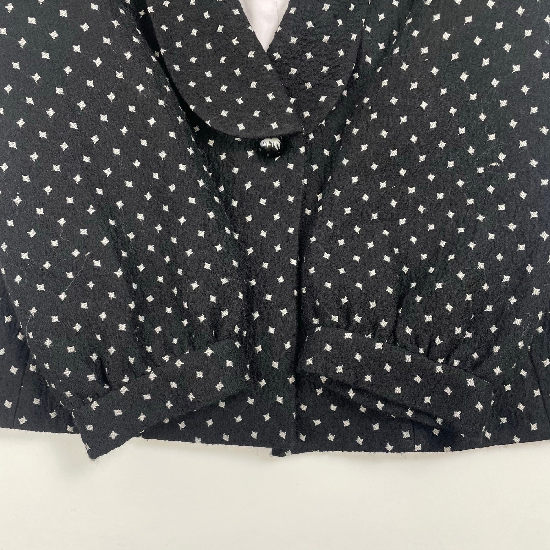 ARMANI COLLEZIONI アルマーニ コレツィオーニ / タキシードカラーショートジャケット ブラック イタリア製 参考定価：120,000程度 SIZE:42