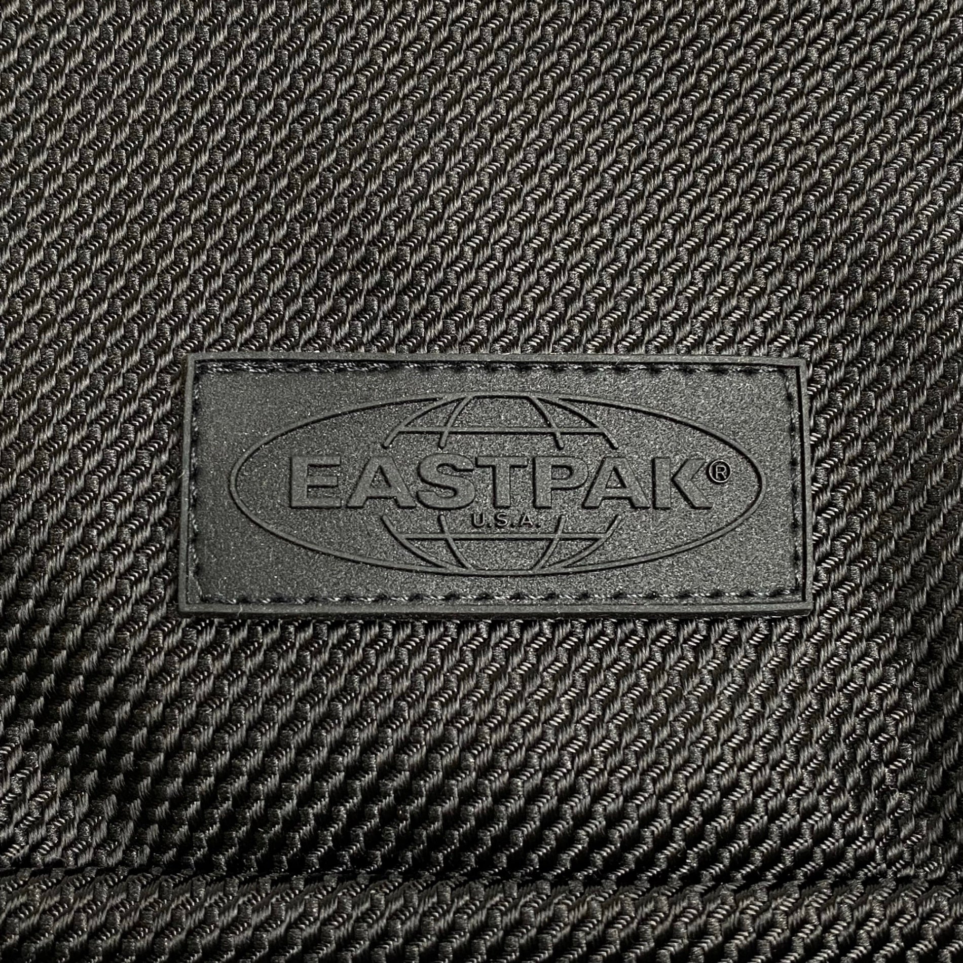 Audi アウディ EASTPAK イーストパック / quattro 多機能バックパック 未使用 参考定価：28,600+tax