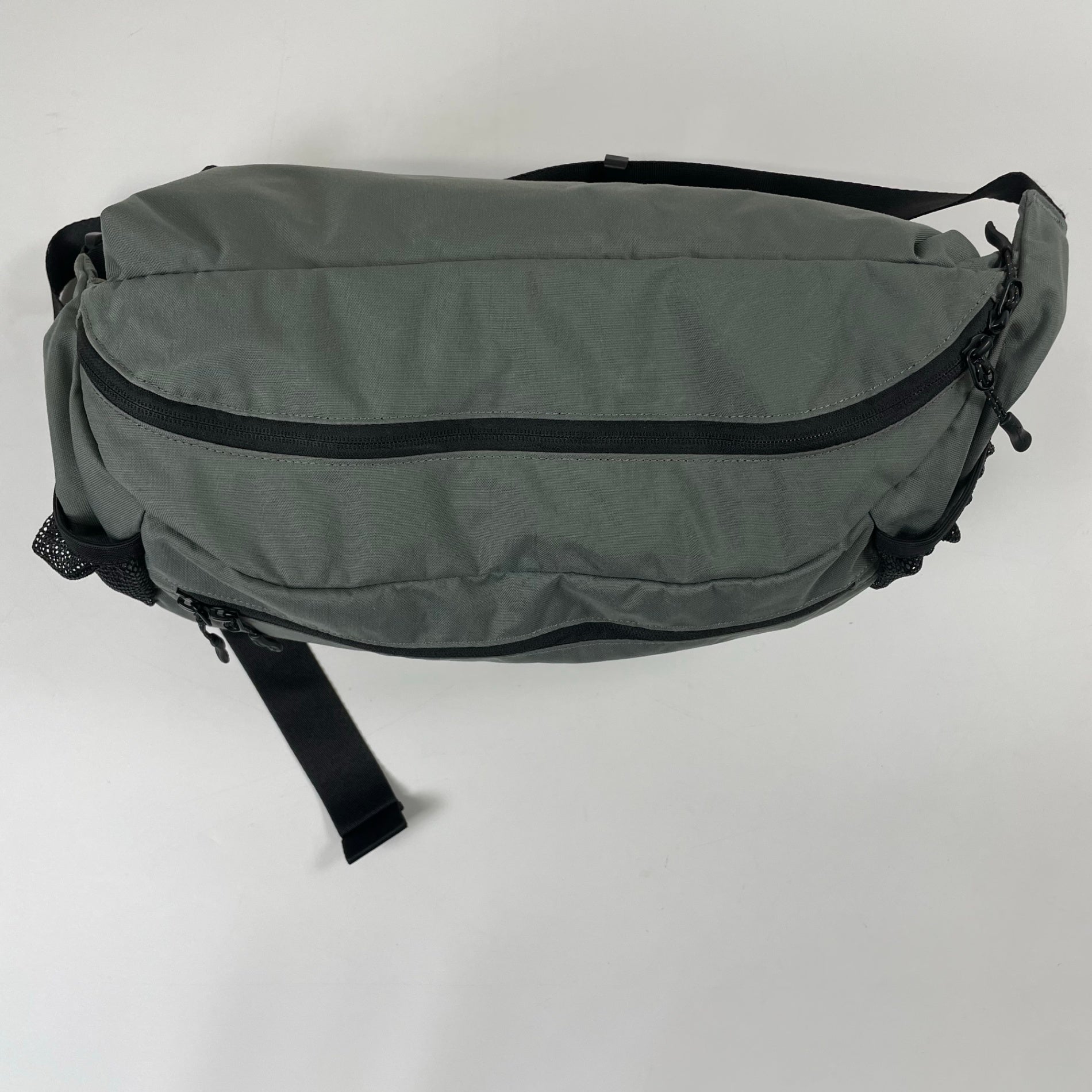 snow peak / Everyday Use Middle Shoulder Bag 参考定価：10,800+tax