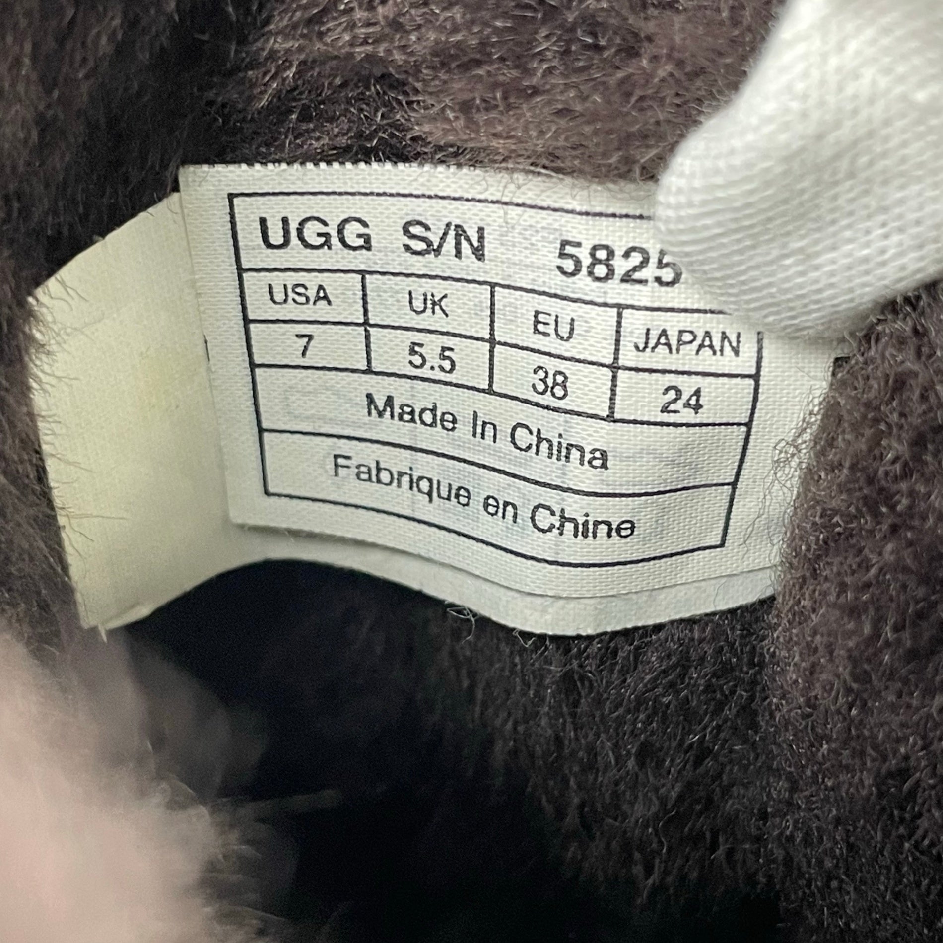 UGG アグ / CLASSIC SHORT ムートンブーツ ブラウン 5825 試着程度 参考定価：30,000程度 SIZE：24cm
