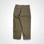【BEAMS100名品】 BEAMS PLUS ビームスプラス / 2プリーツ チノ トラウザーズ カーキ 参考定価：12,000+tax SIZE：M