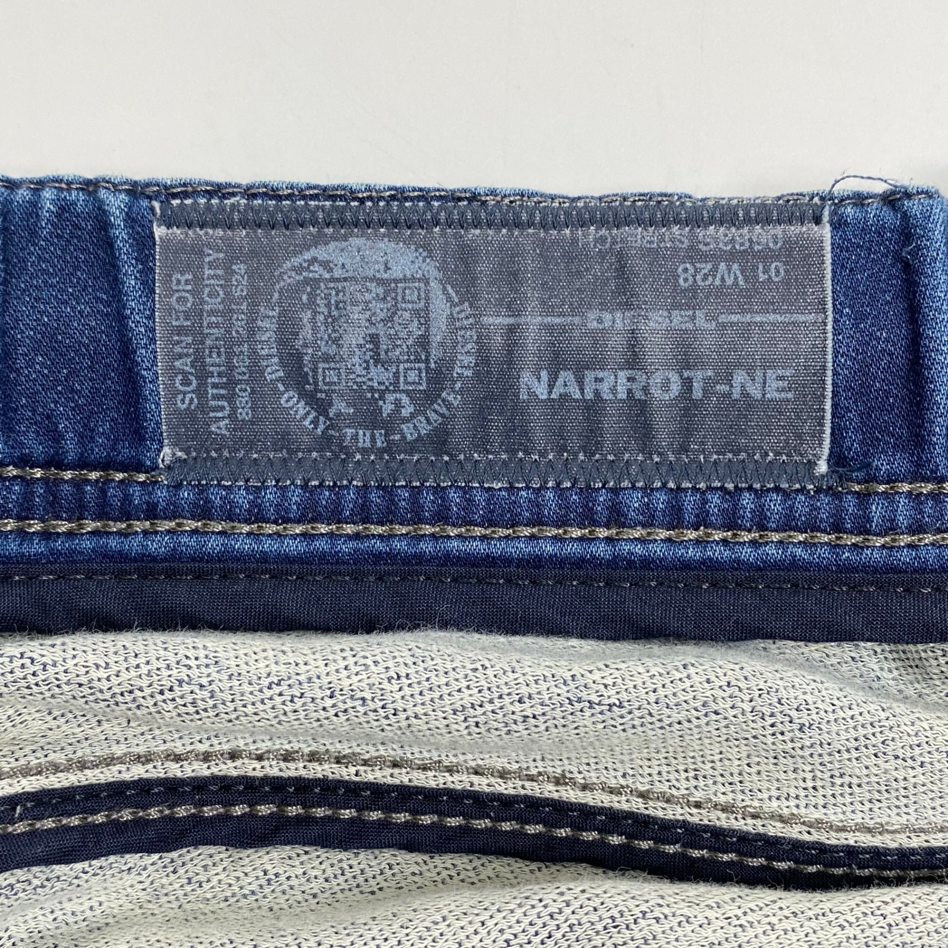 DIESEL ディーゼル / NARROT-NE ジョグジーンズ 0683S STRETCH 参考定価：45,000程度 SIZE:28