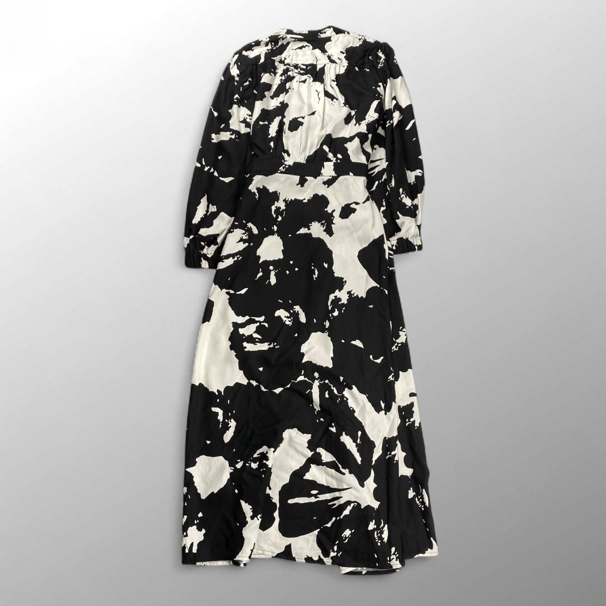 LIVIANA CONTI リビアナ コンティ / 総柄カシュクールワンピース ホワイト×ブラック 参考定価：45,000程度 SIZE:38