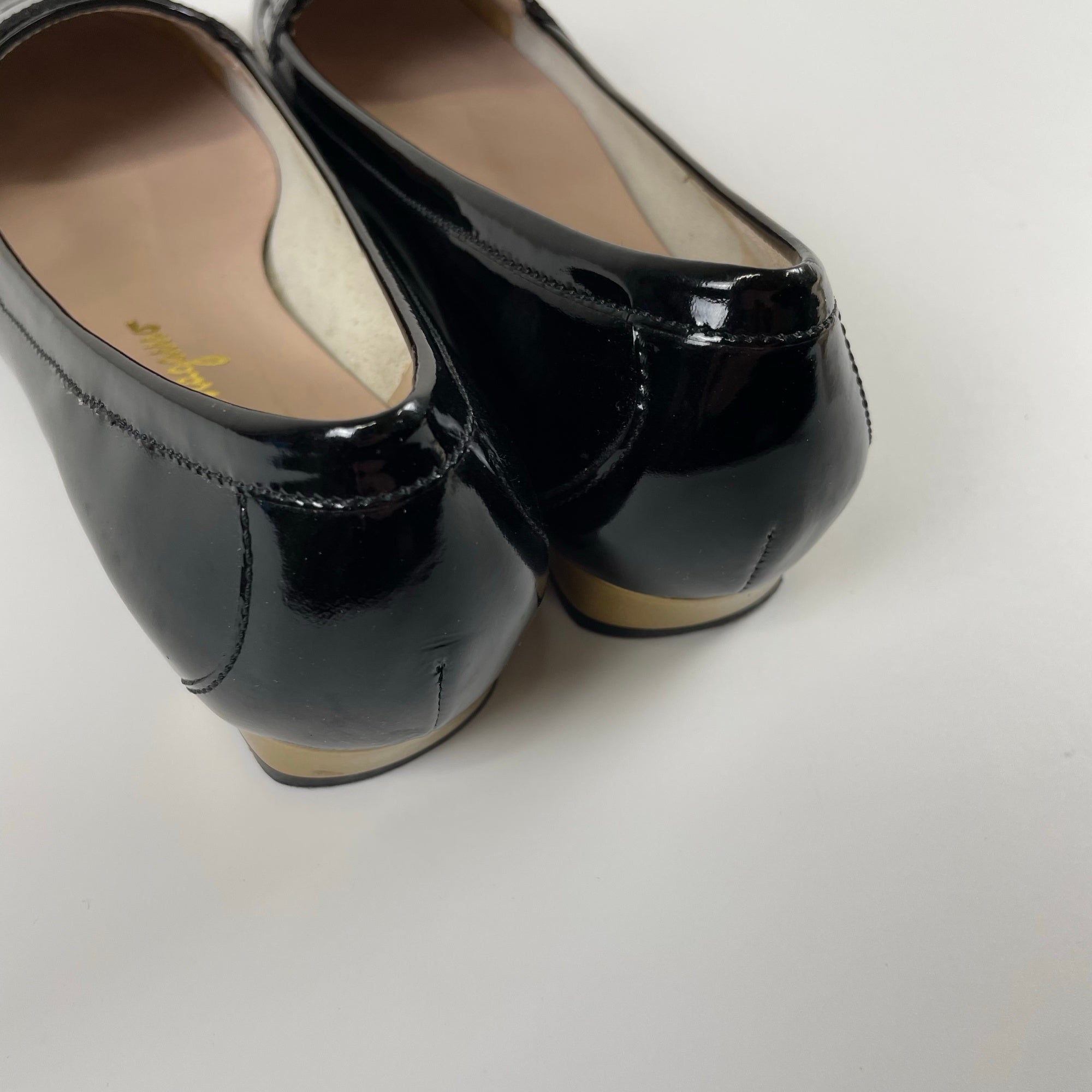 MY Ferragamo マイ フェラガモ / パテントロゴパンプス 美品 布袋付 参考定価：40,000程度 SIZE:6 1/2