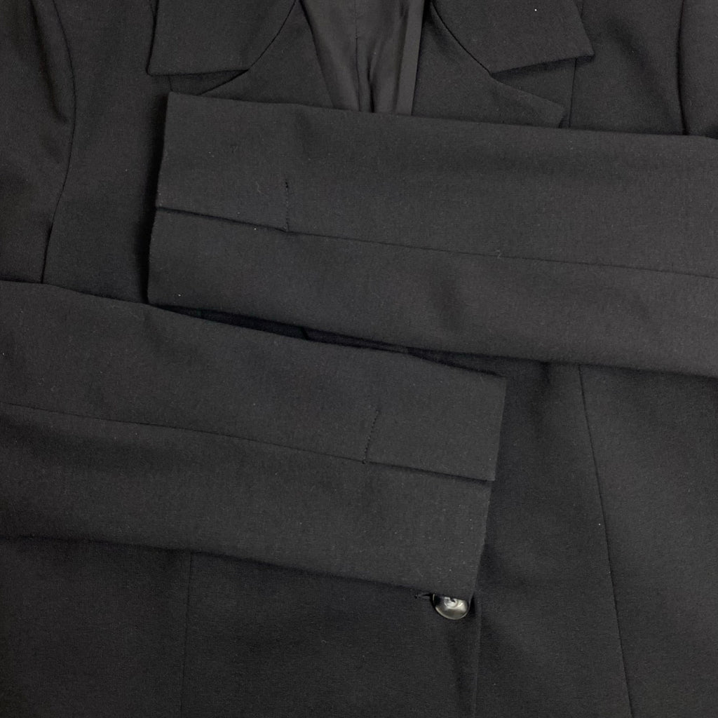 LIVIANA CONTI / ボックスシルエット ジャケット ブラック 参考定価：50,000程度 SIZE:44